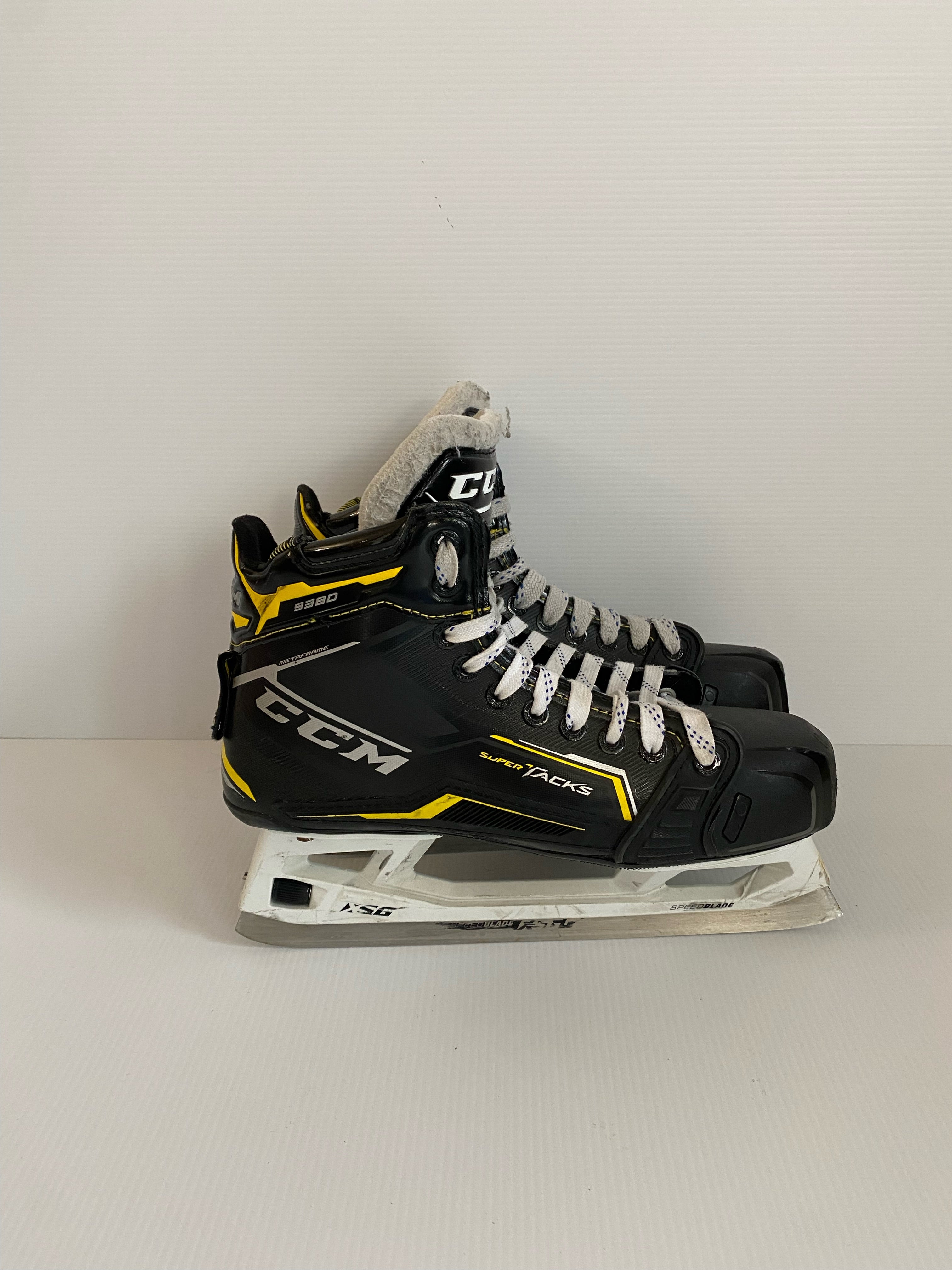 Used CCM Super Tacks 9380 Hockey Goalie Skates Size 8.5 D