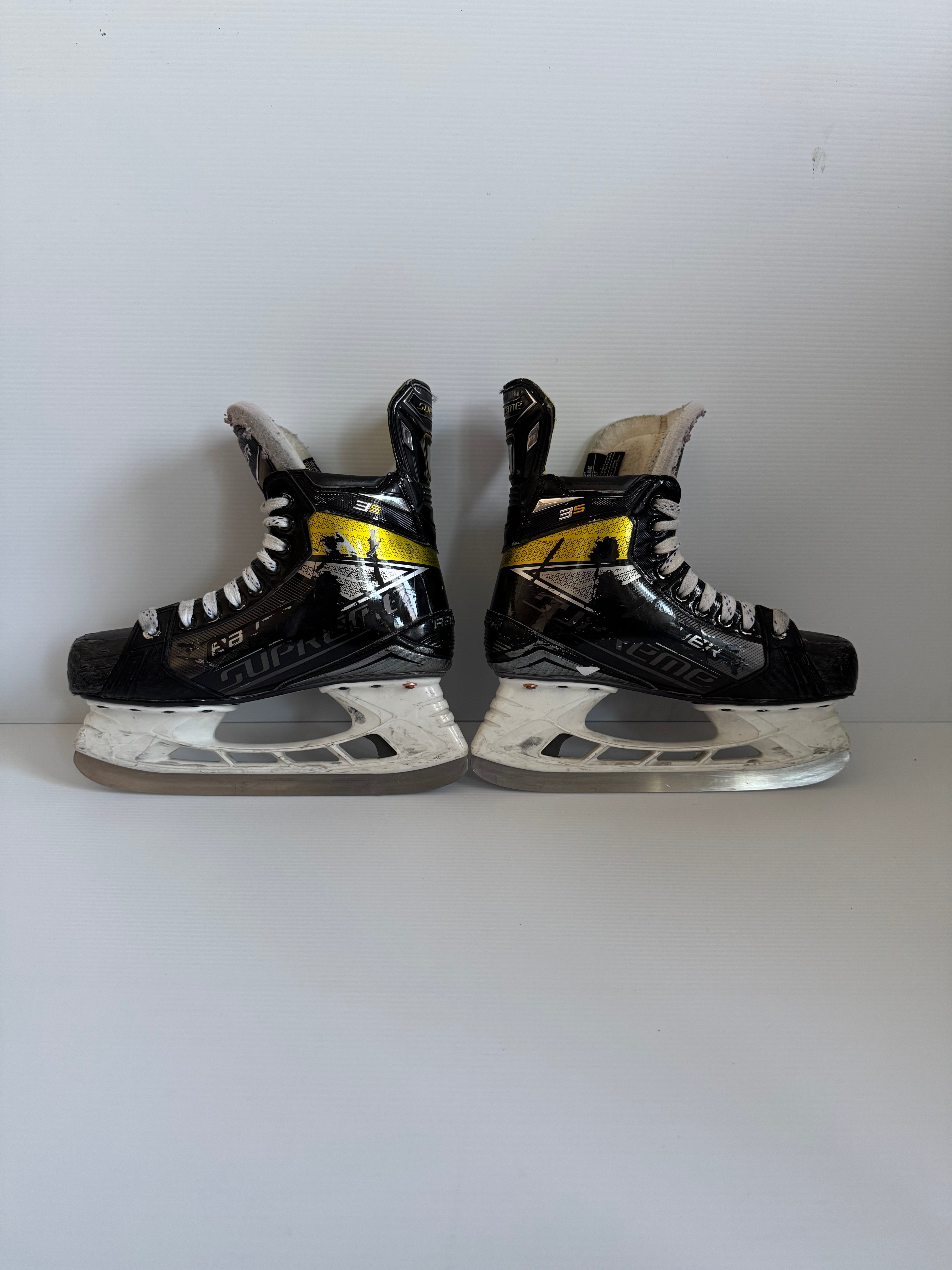 Used Intermediate Bauer Supreme 3S Hockey Skates Size 5 Fit 1