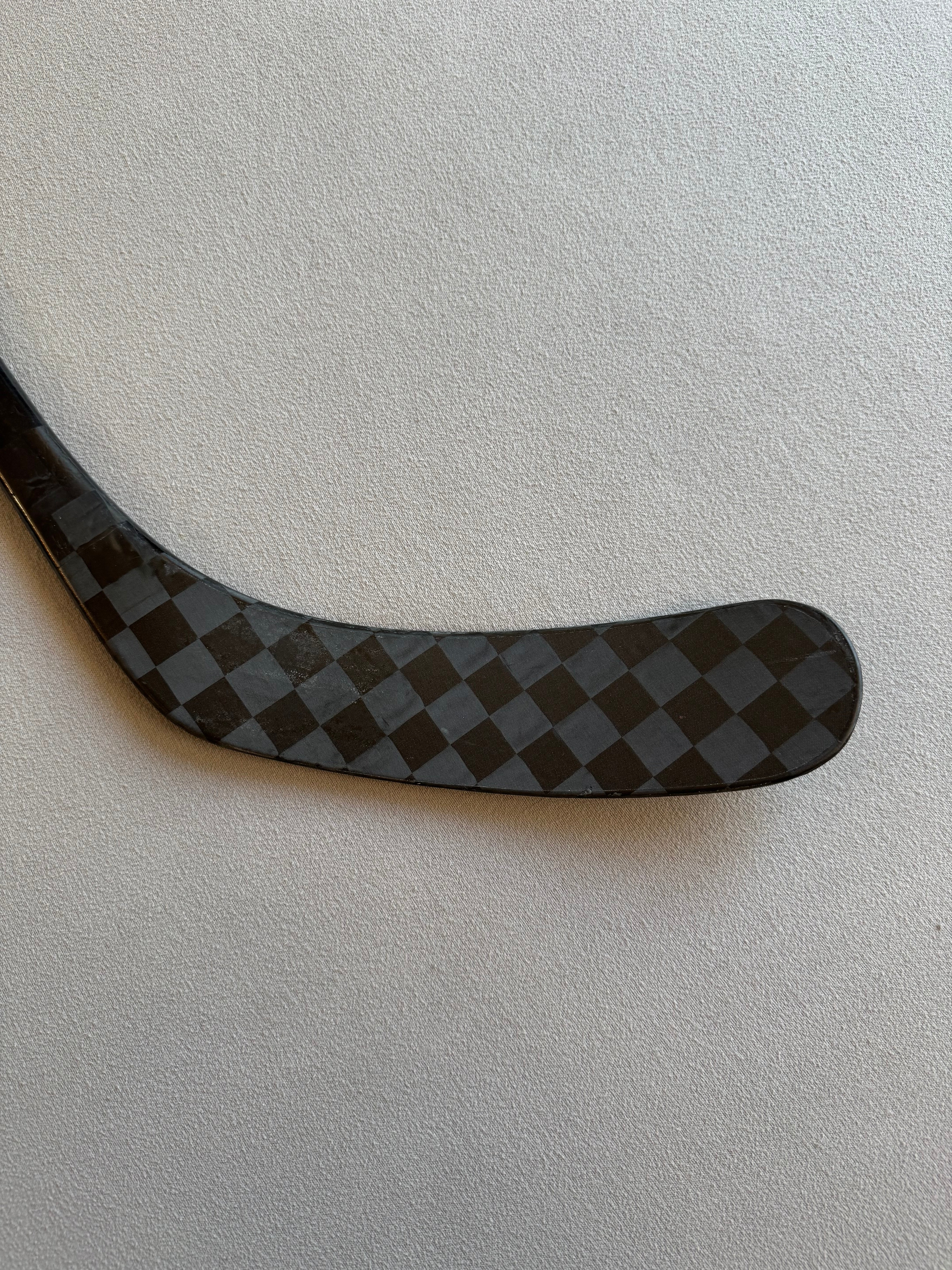 Like New Silver Bauer Vapor Hyperlite 2 Left Hand 82 Flex P92 Pro Stock Stick