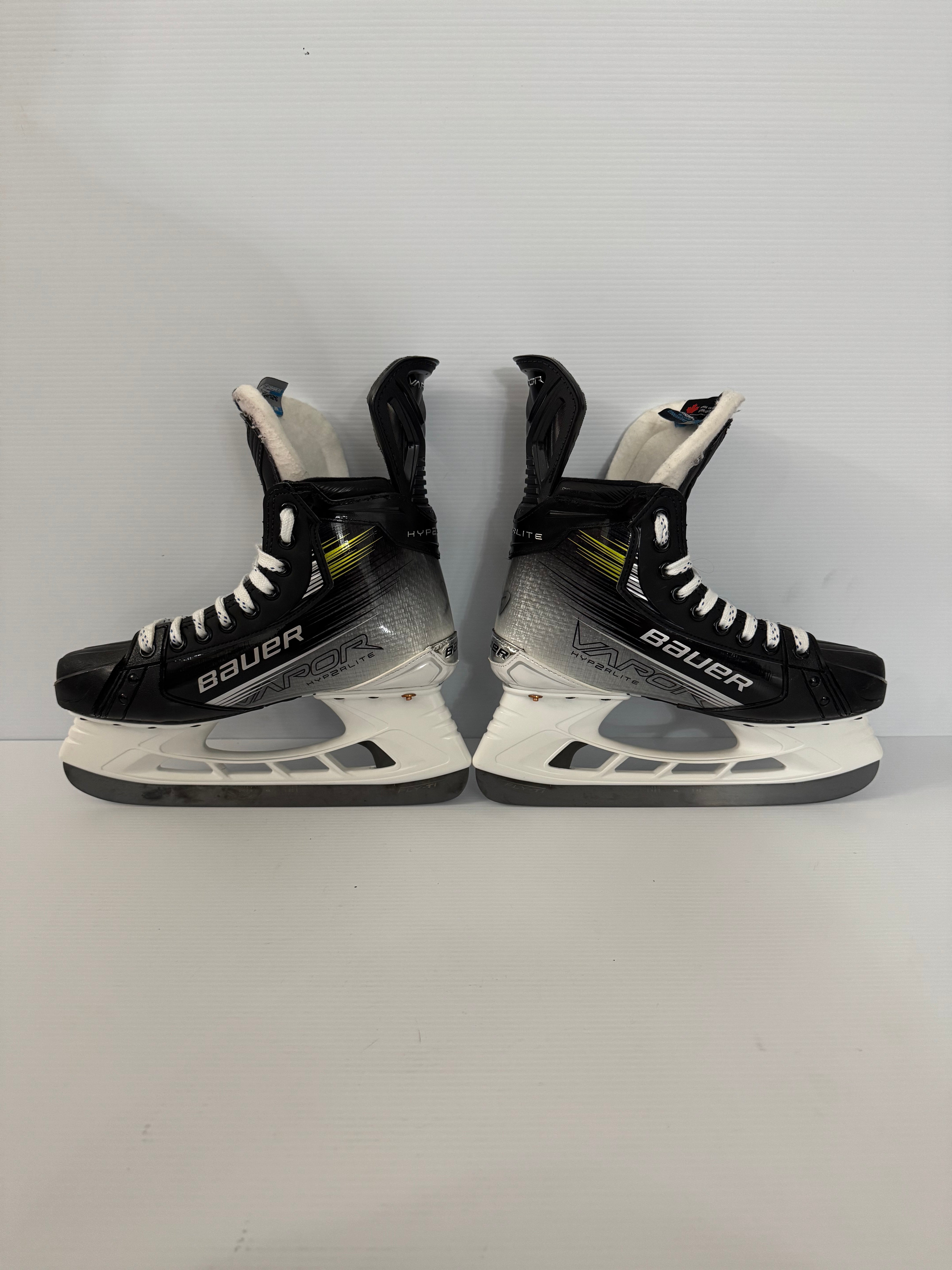 New Bauer Vapor Hyperlite 2 Pro Stock Hockey Skates Size 6.5 Fit 2