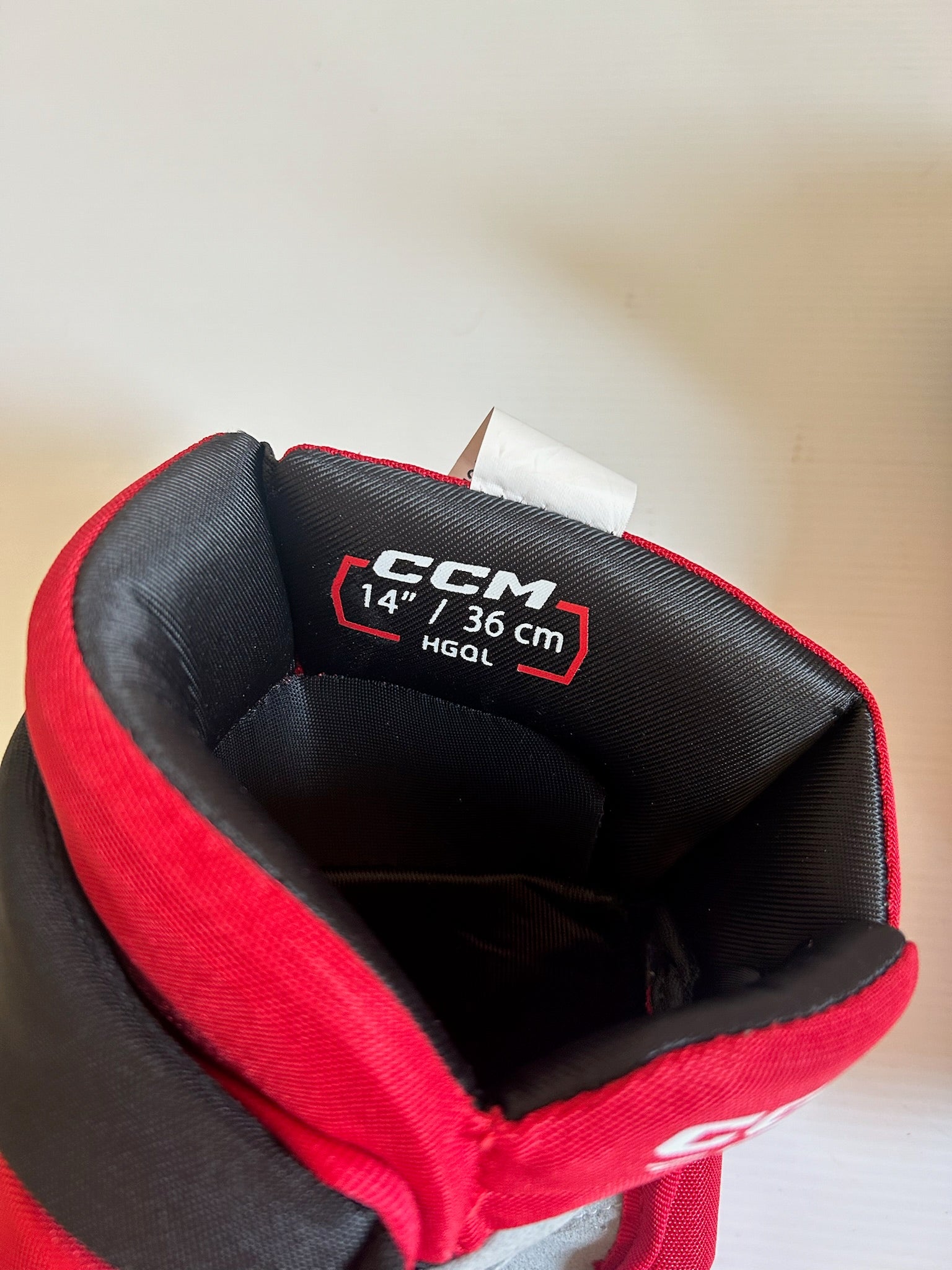 New CCM HGQL 14" Hockey Gloves 14" - Red/Black