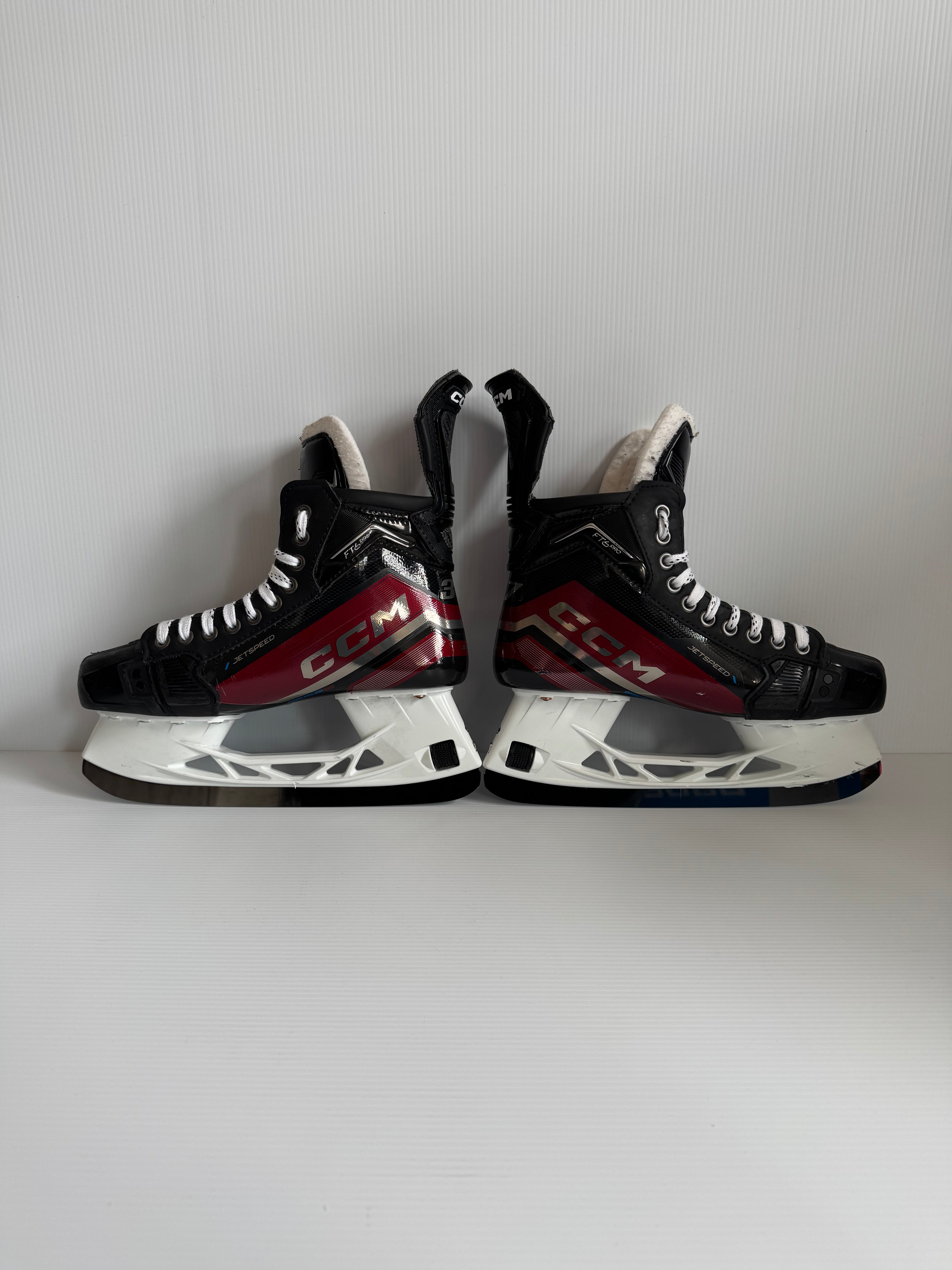 Used CCM JetSpeed FT6 Pro Hockey Skates – Size 7.25 – Regular Width – Maroon Pro Stock