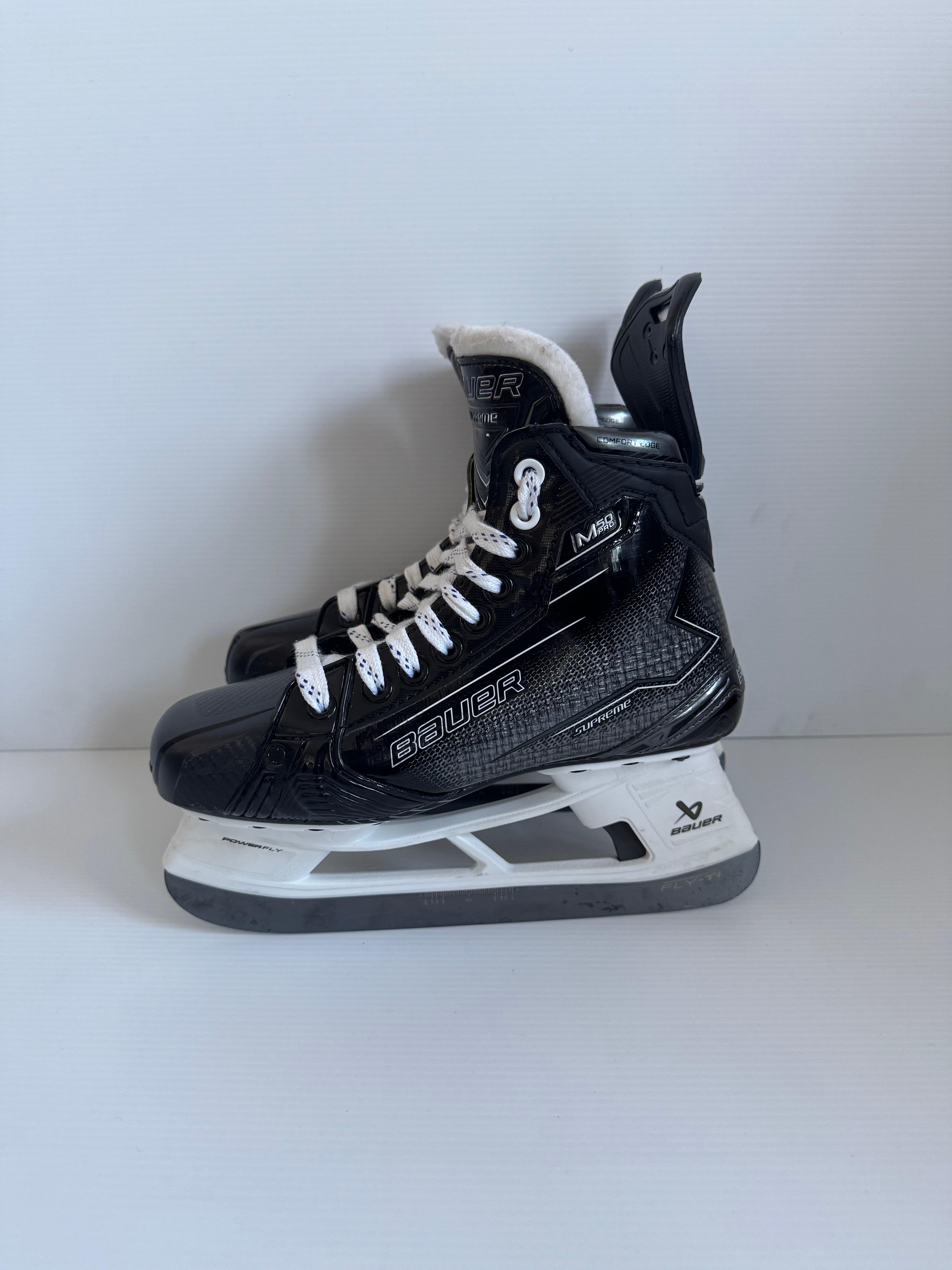 Like New Intermediate Bauer Supreme M50 Pro Hockey Skates Size 5 Fit 1