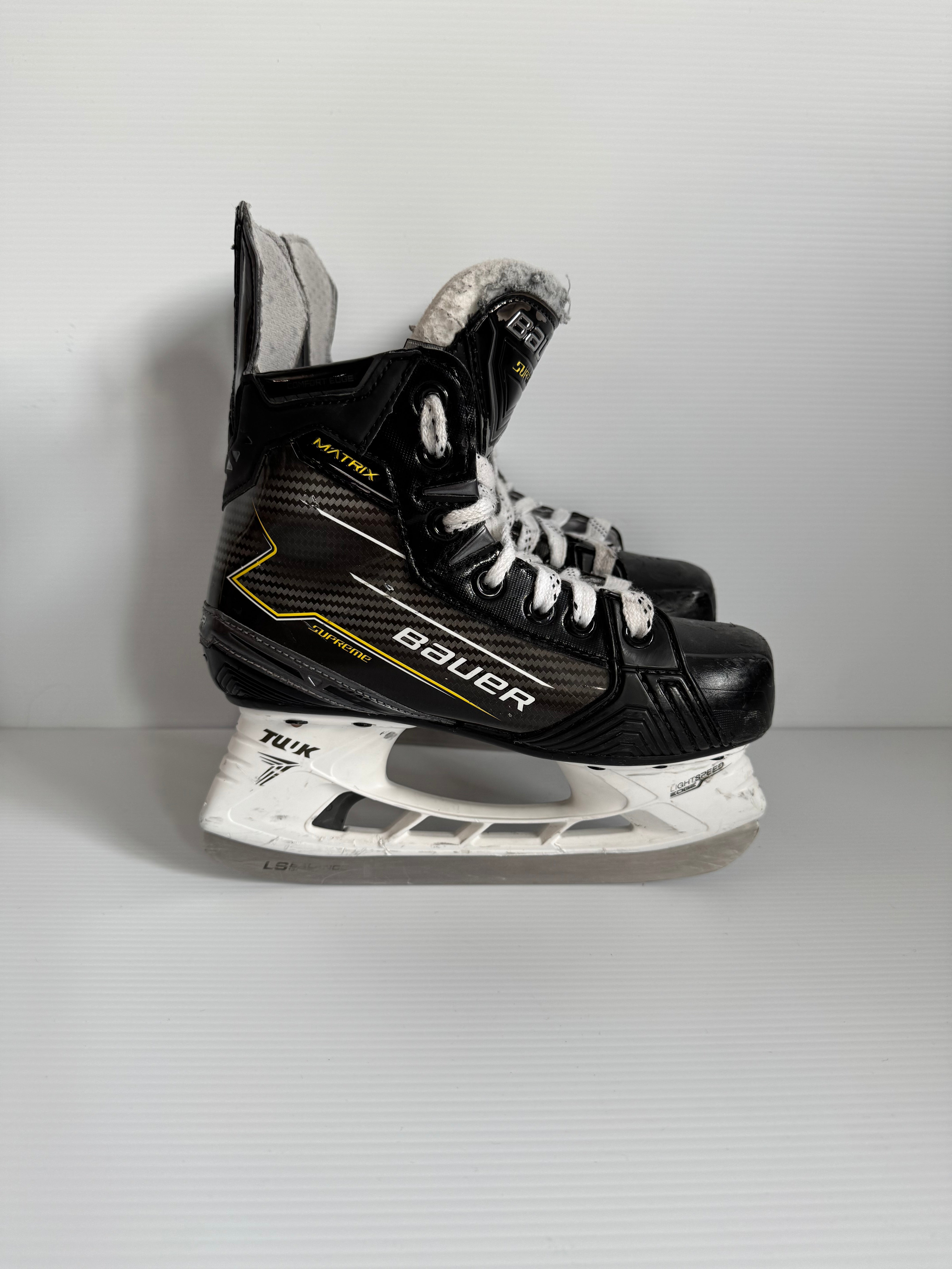 Used Bauer Supreme Matrix Hockey Skates Size 1.5 D