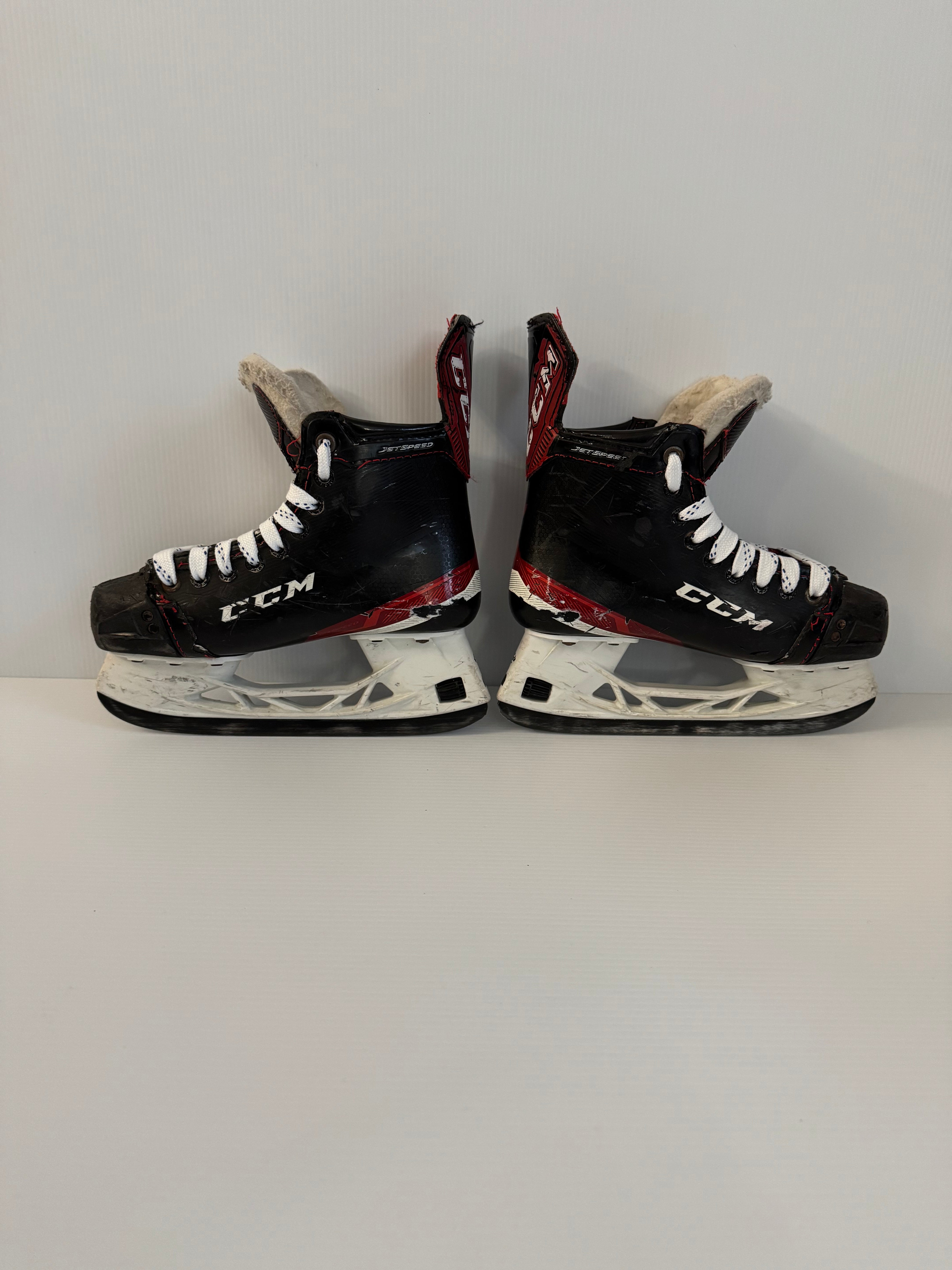 Used Junior CCM JetSpeed Vibe Hockey Skates Size 3 D