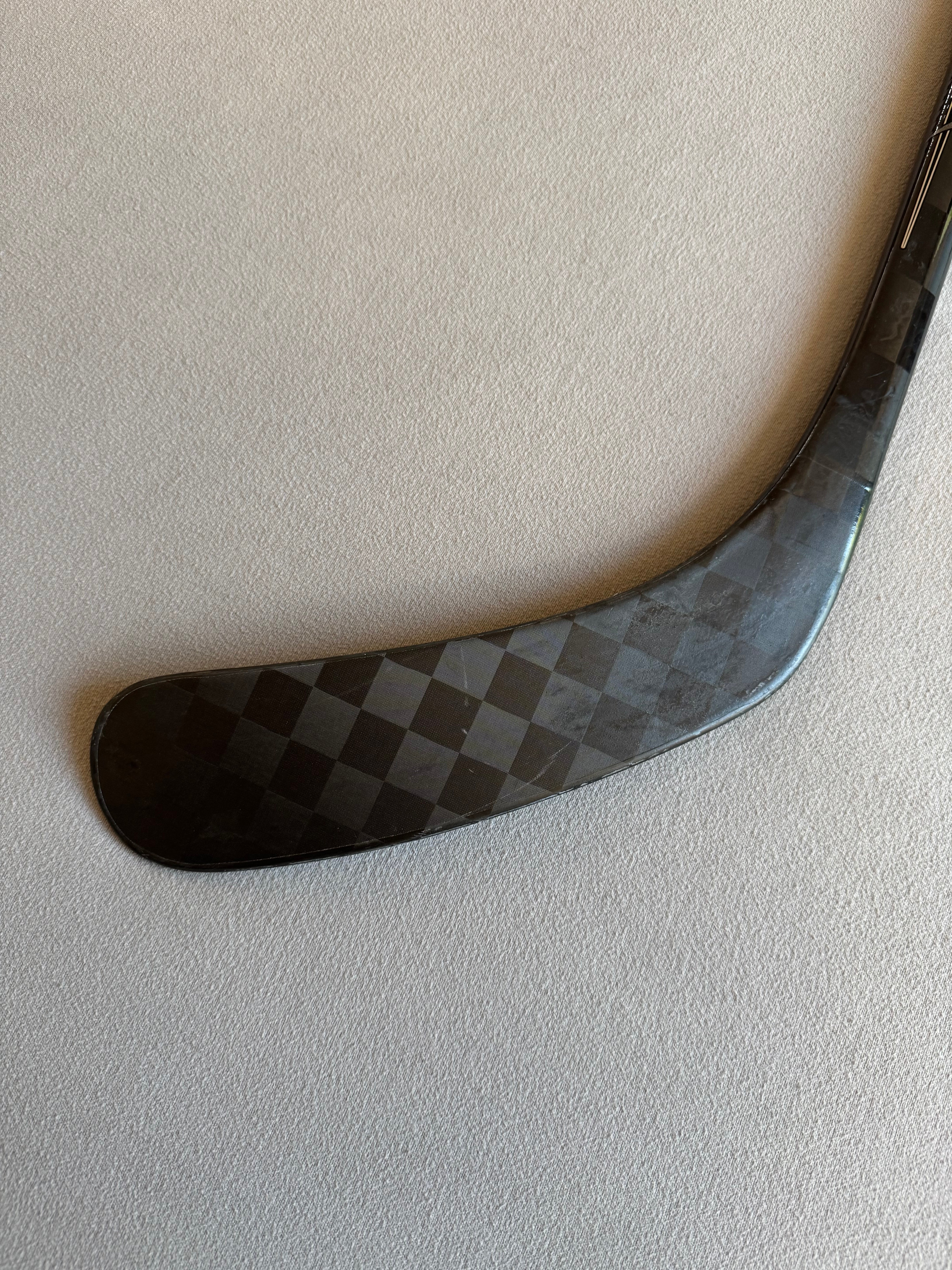 Like New Silver Bauer Vapor Hyperlite 2 Left Hand 82 Flex P92 Pro Stock Stick