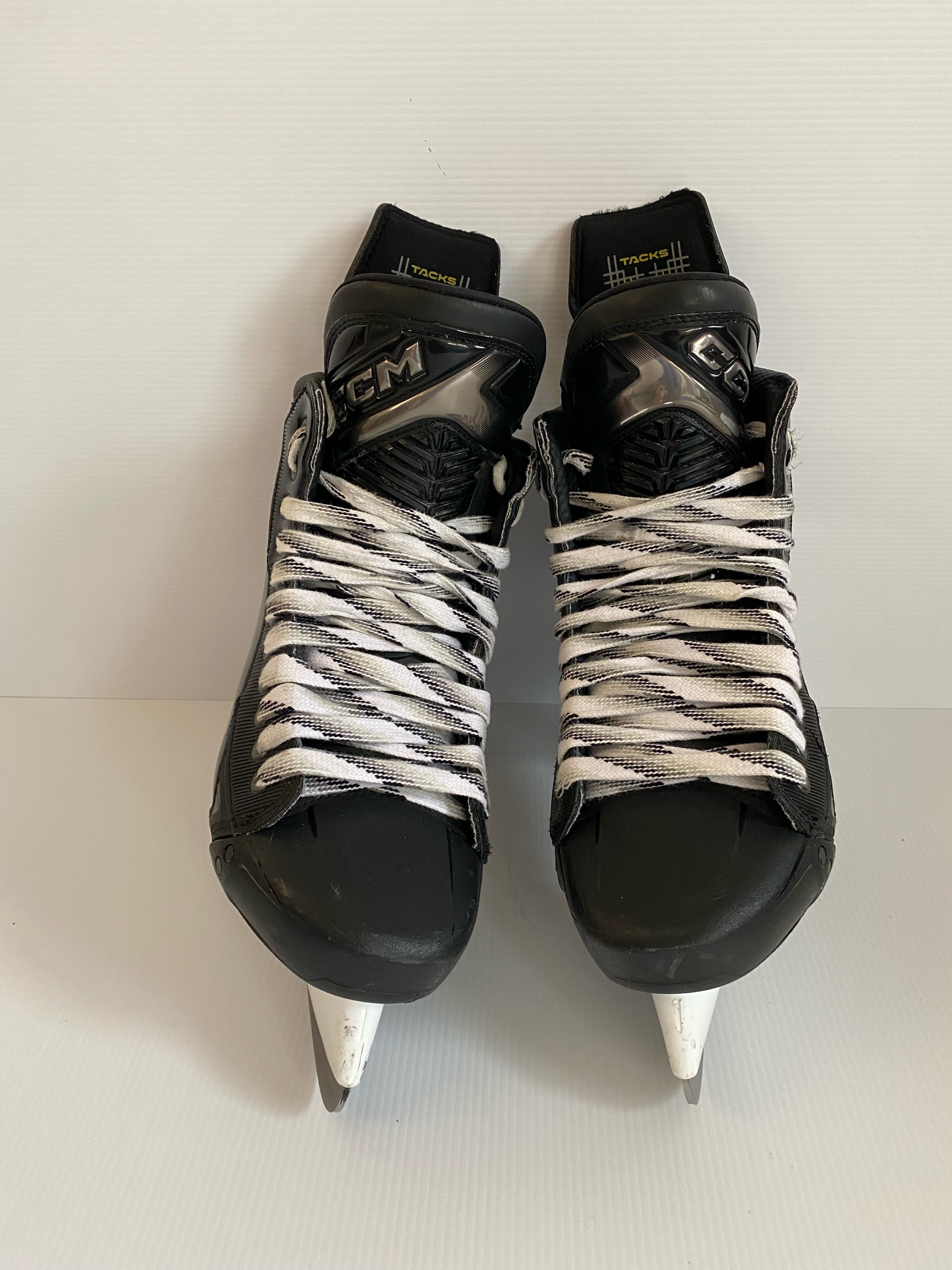 Like New CCM Tacks XF Pro Skates – Senior Size 10 – Regular Width