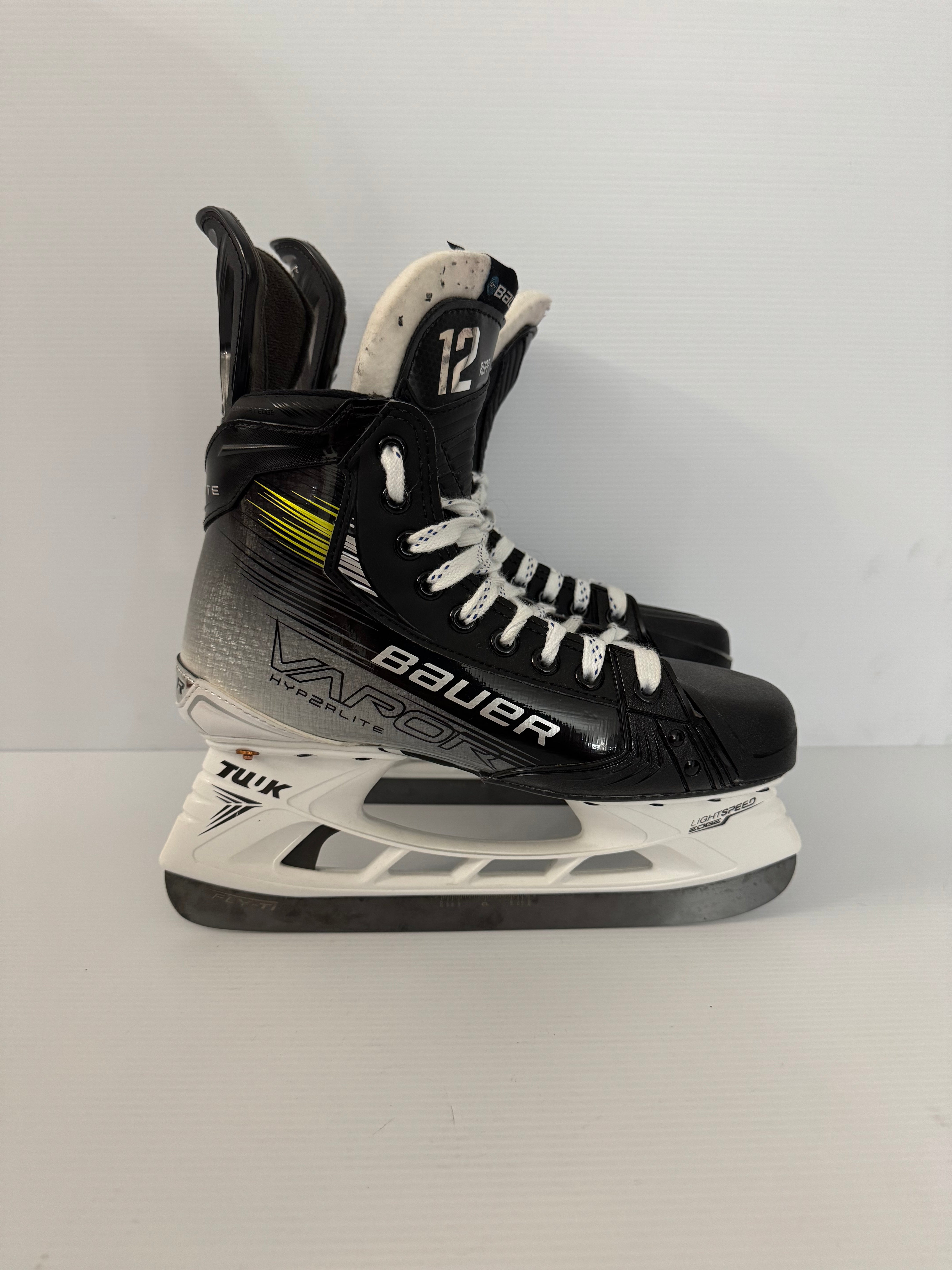 New Bauer Vapor Hyperlite 2 Pro Stock Hockey Skates Size 6.5 Fit 2
