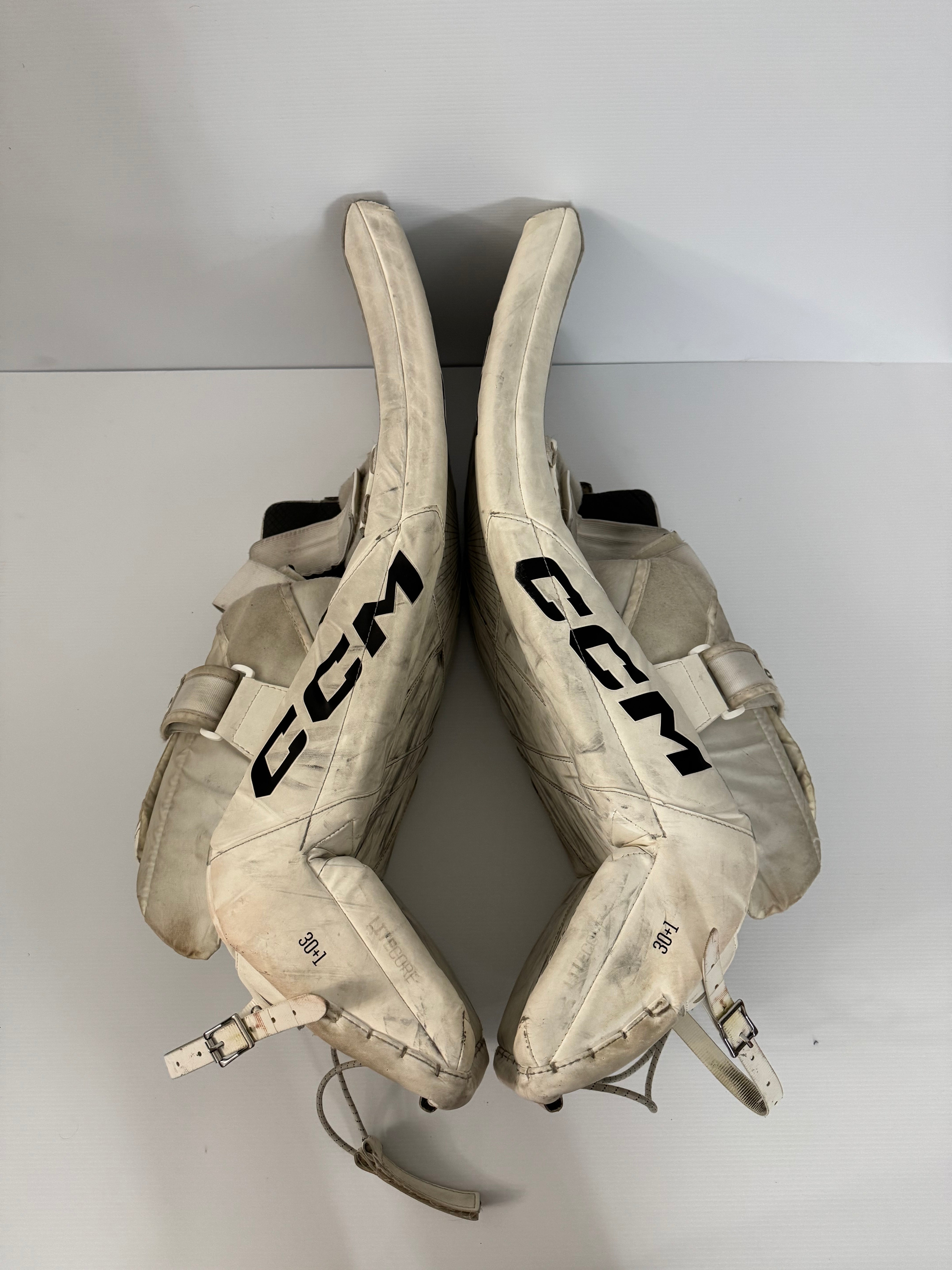 Used Junior 30" + 1" CCM Axis 2.5 Goalie Leg Pads White/White