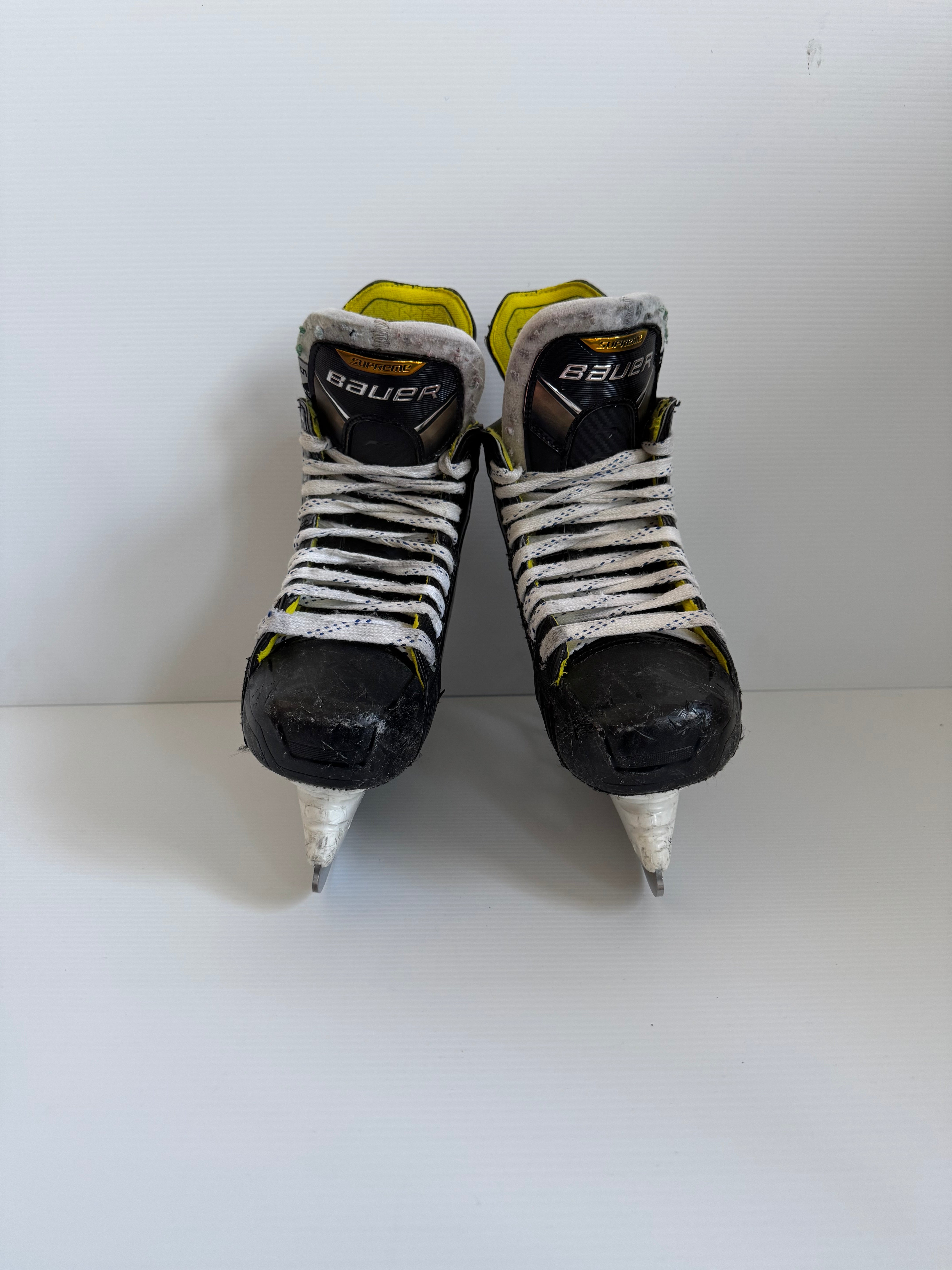 Used Intermediate Bauer Supreme 3S Hockey Skates Size 5 Fit 1