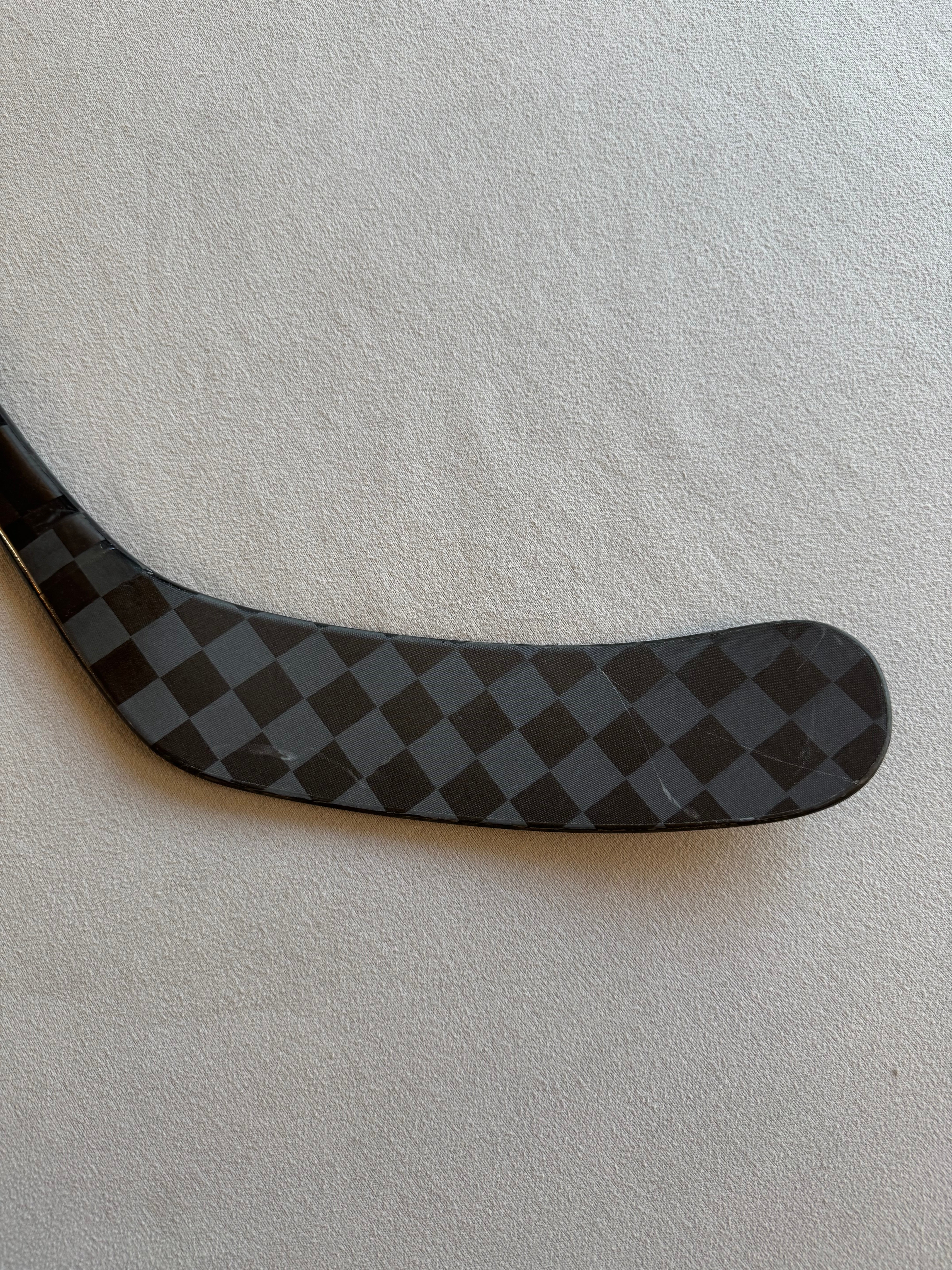Like New Black Bauer Vapor Hyperlite 2 Left Hand 87 Flex P92M Pro Stock Stick