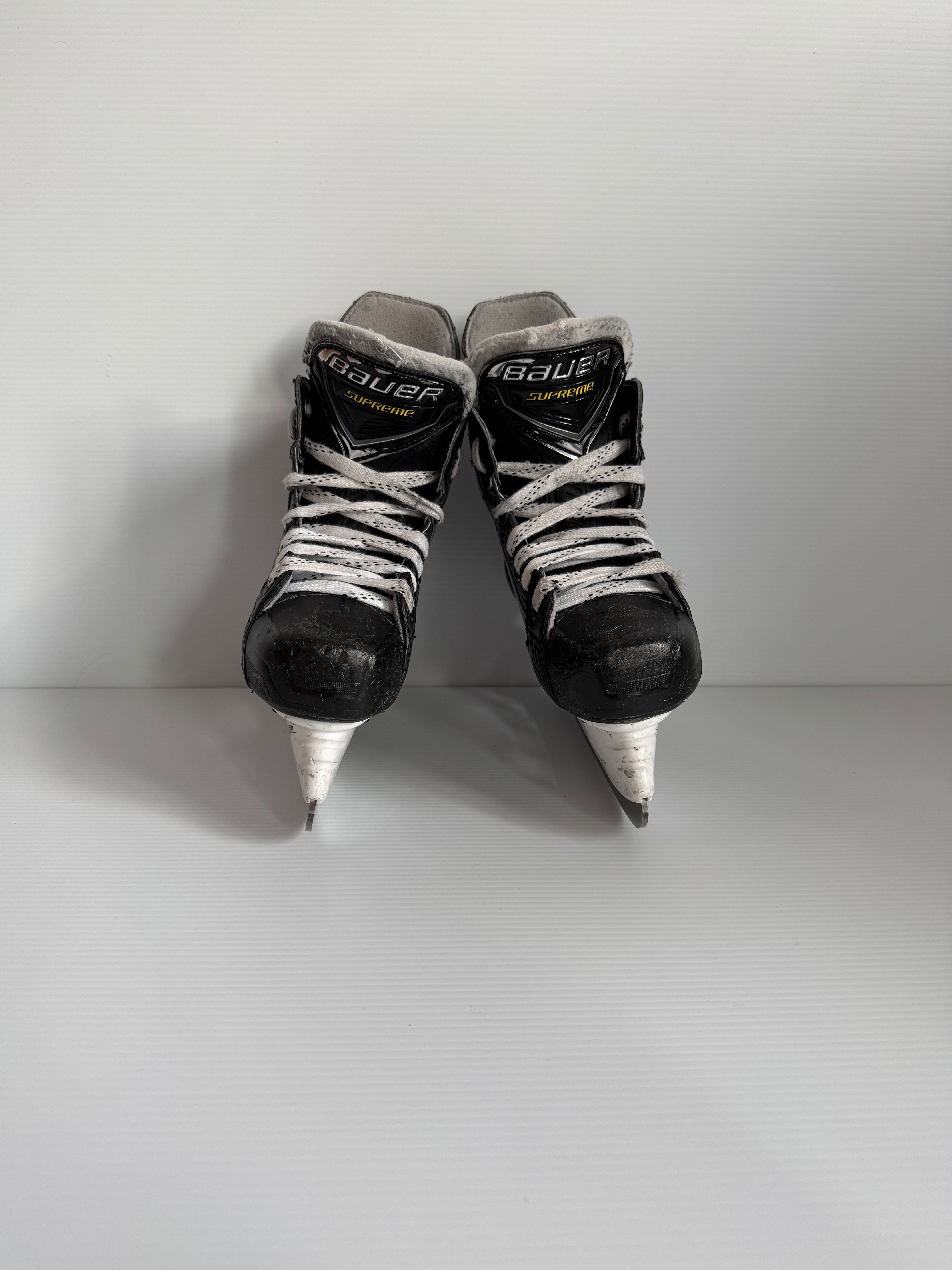 Used Bauer Supreme Matrix Hockey Skates Size 1.5 D