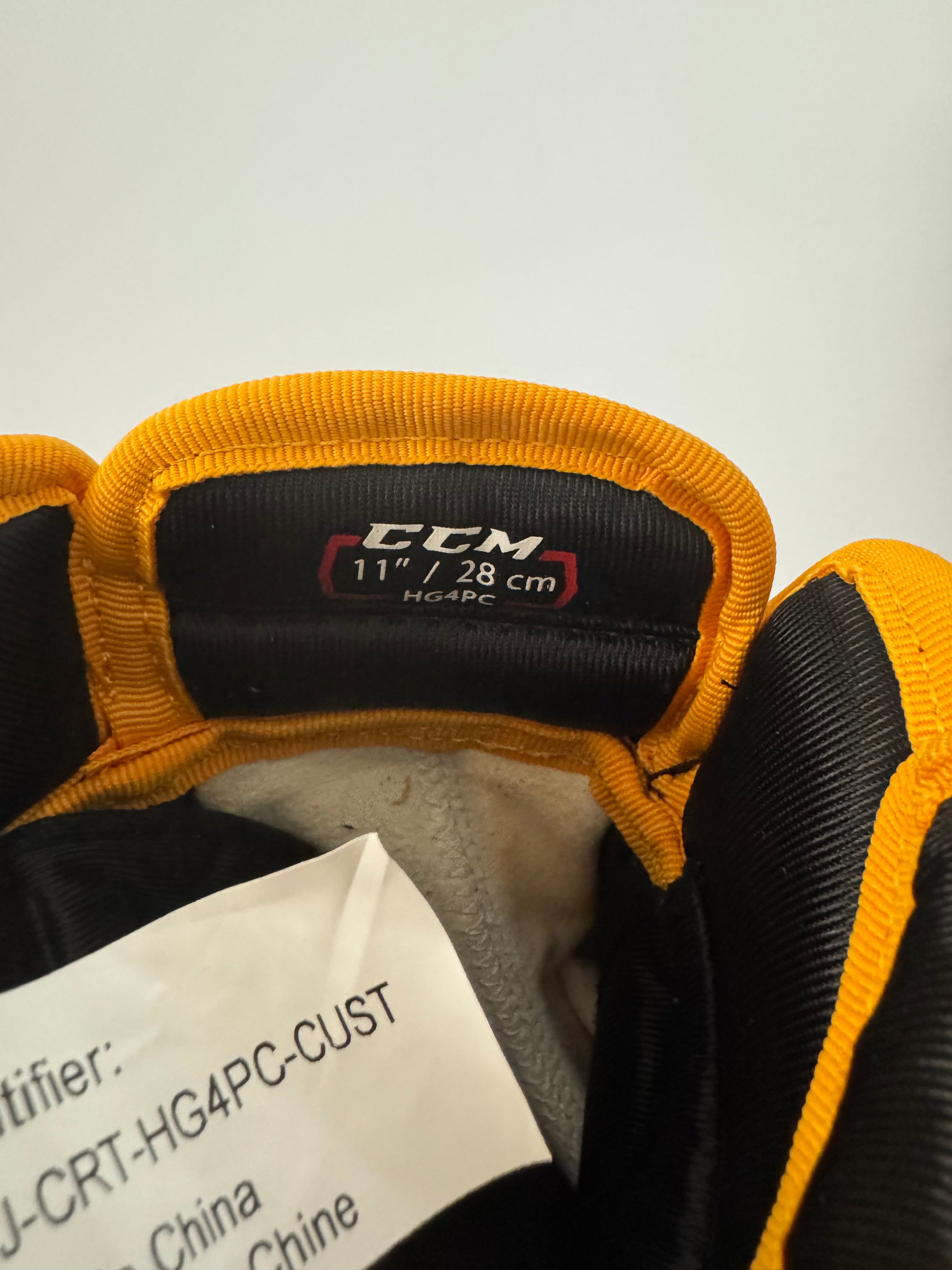 New Pro Stock CCM HG4PC Gloves – 11" – Navy/Gold