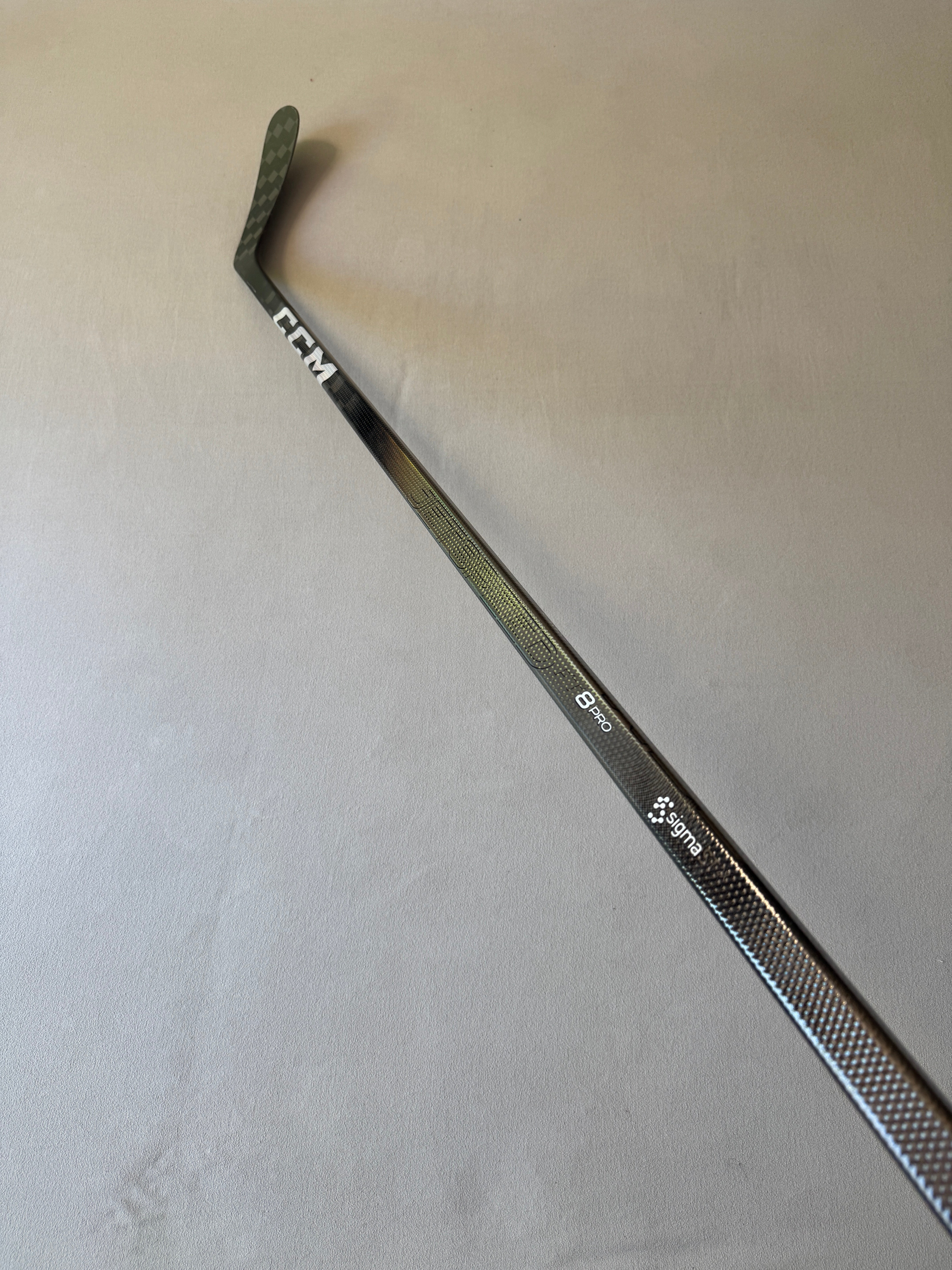 New 95 Flex P90 Senior CCM Ribcor Trigger 8 Pro (FT8 Pro Dress) Right Hand Hockey Stick - Black/Gray
