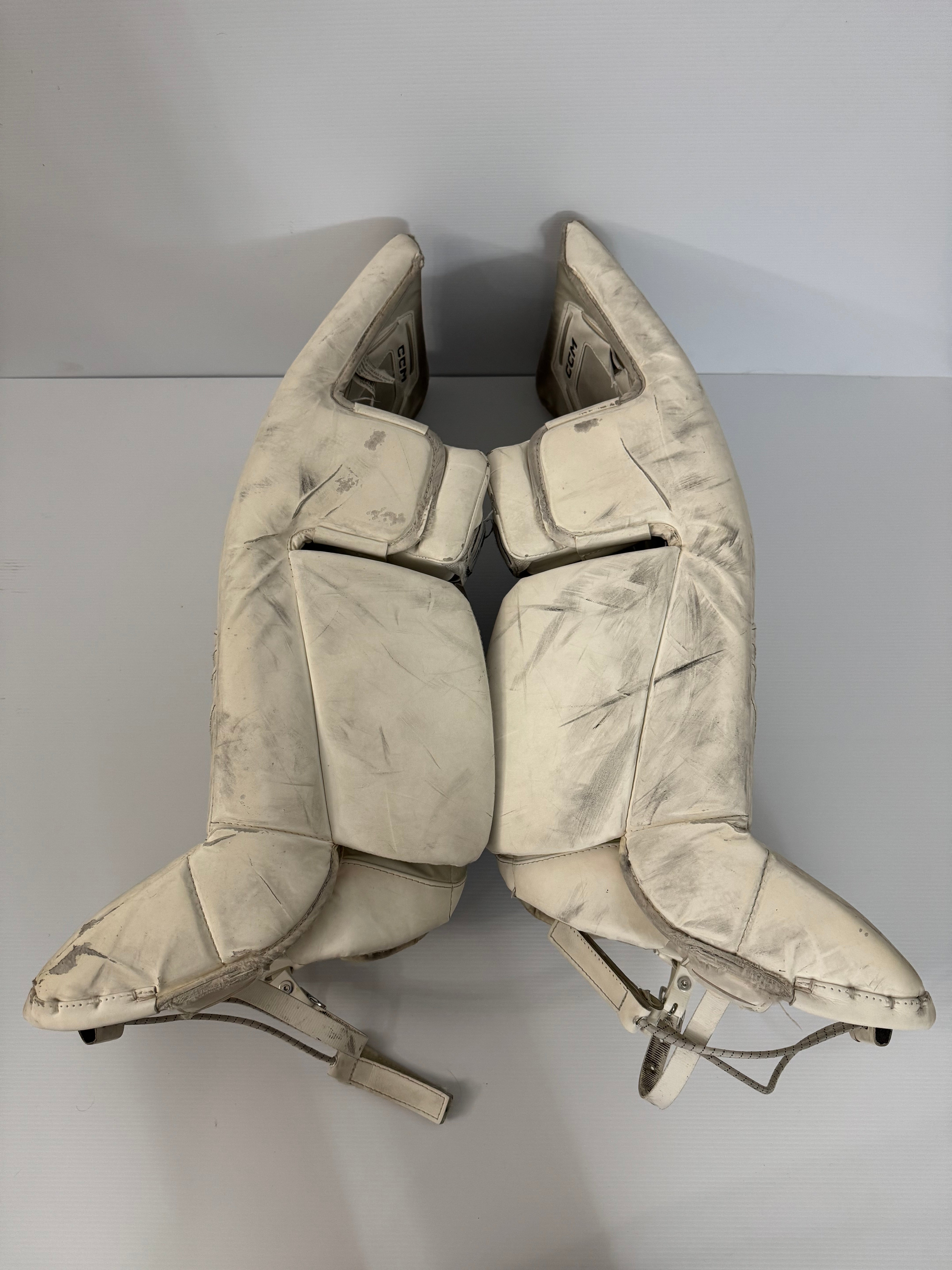 Used Junior 30" + 1" CCM Axis 2.5 Goalie Leg Pads White/White