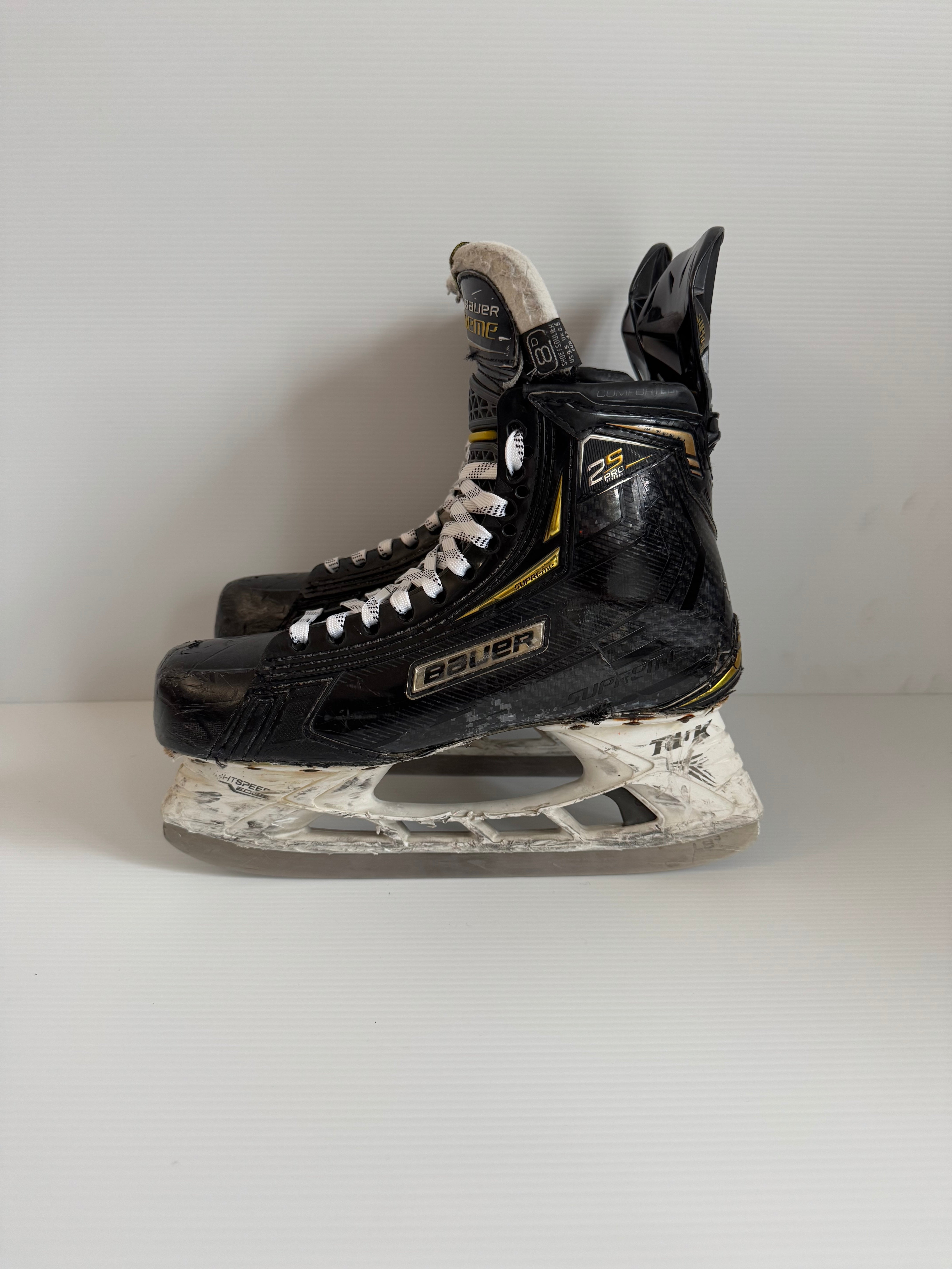 Used Senior Bauer Supreme 2S Pro Hockey Skates Size 8 D