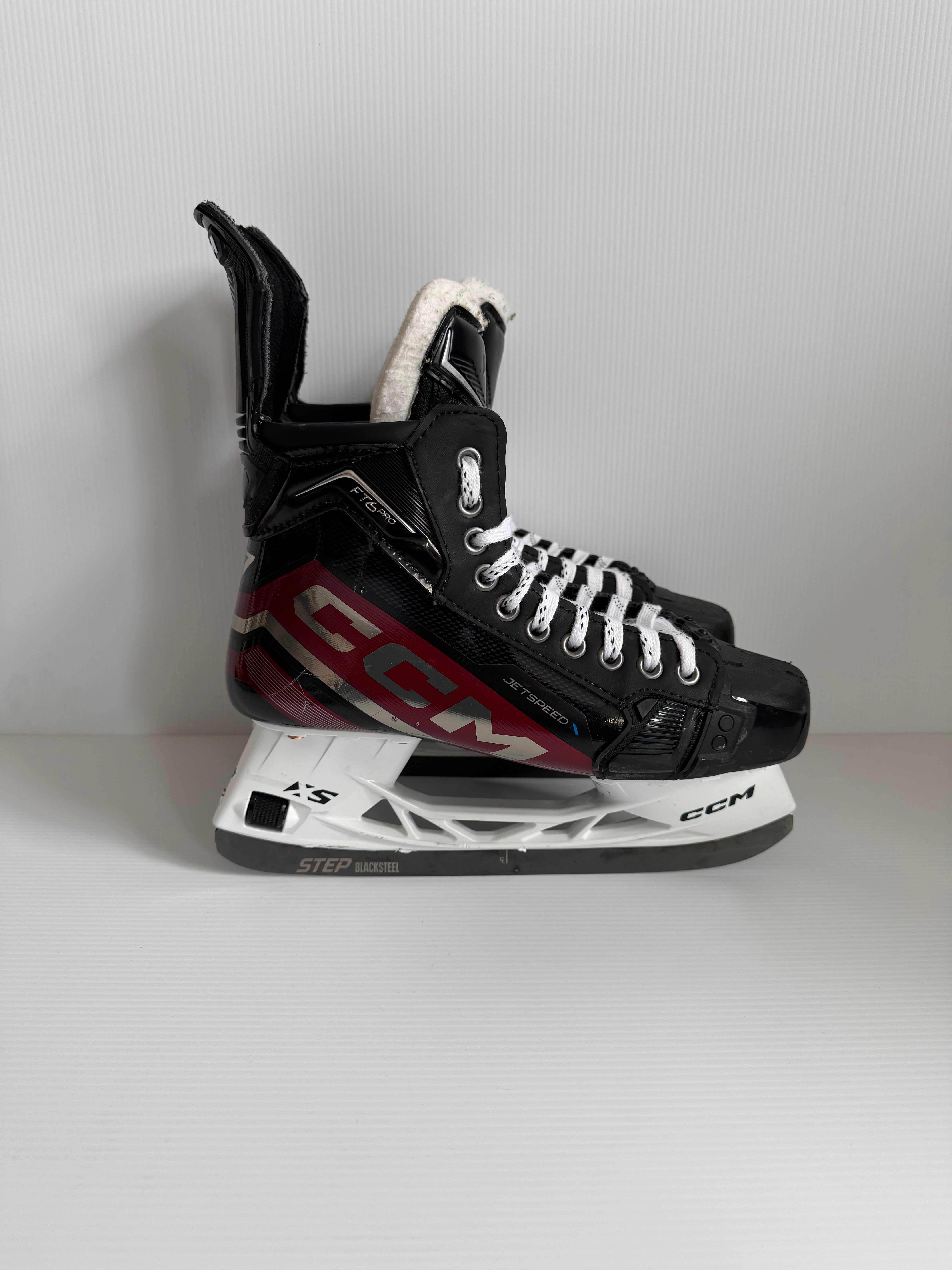 Used CCM JetSpeed FT6 Pro Hockey Skates – Size 7.25 – Regular Width – Maroon Pro Stock