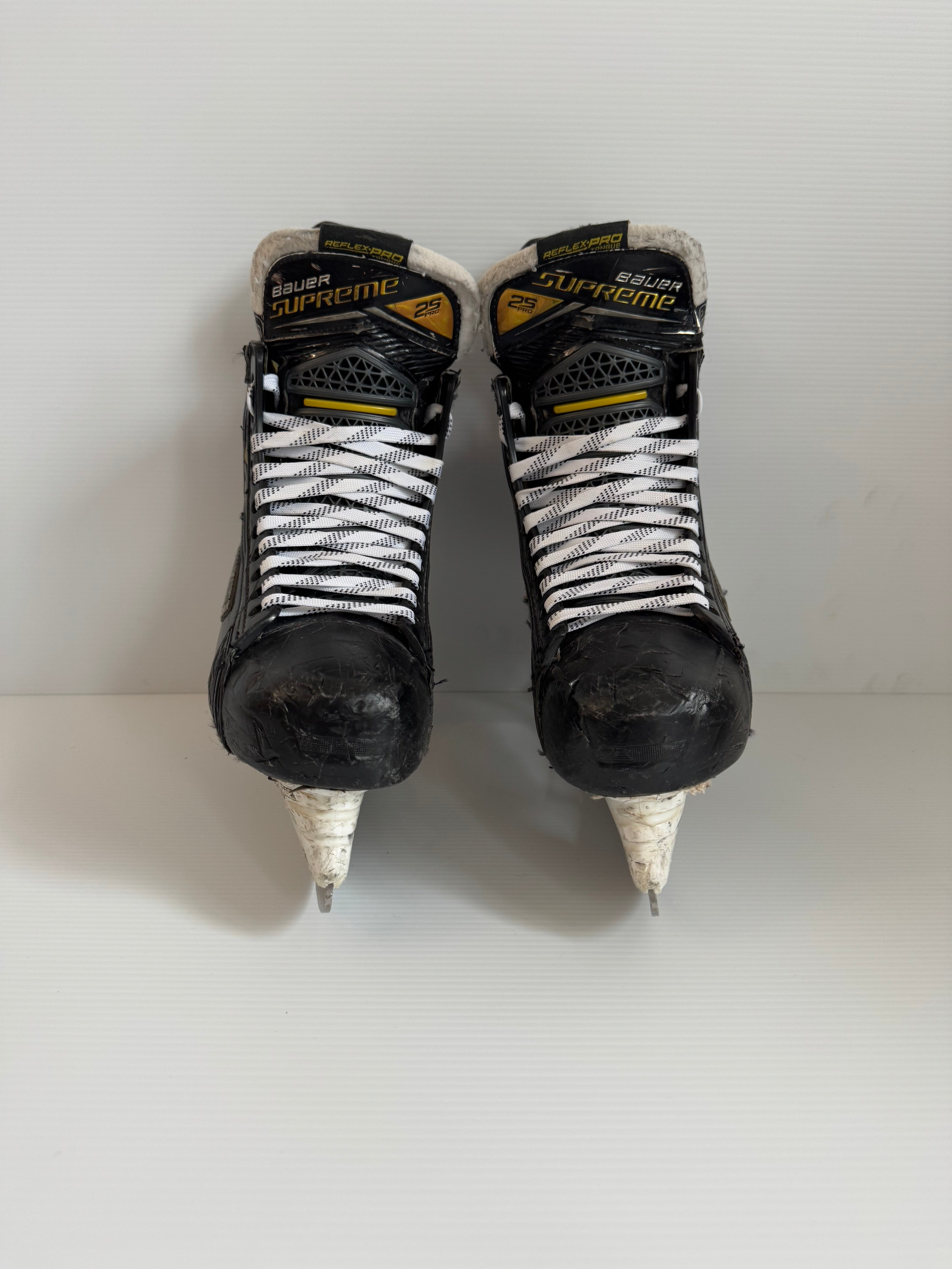 Used Senior Bauer Supreme 2S Pro Hockey Skates Size 8 D