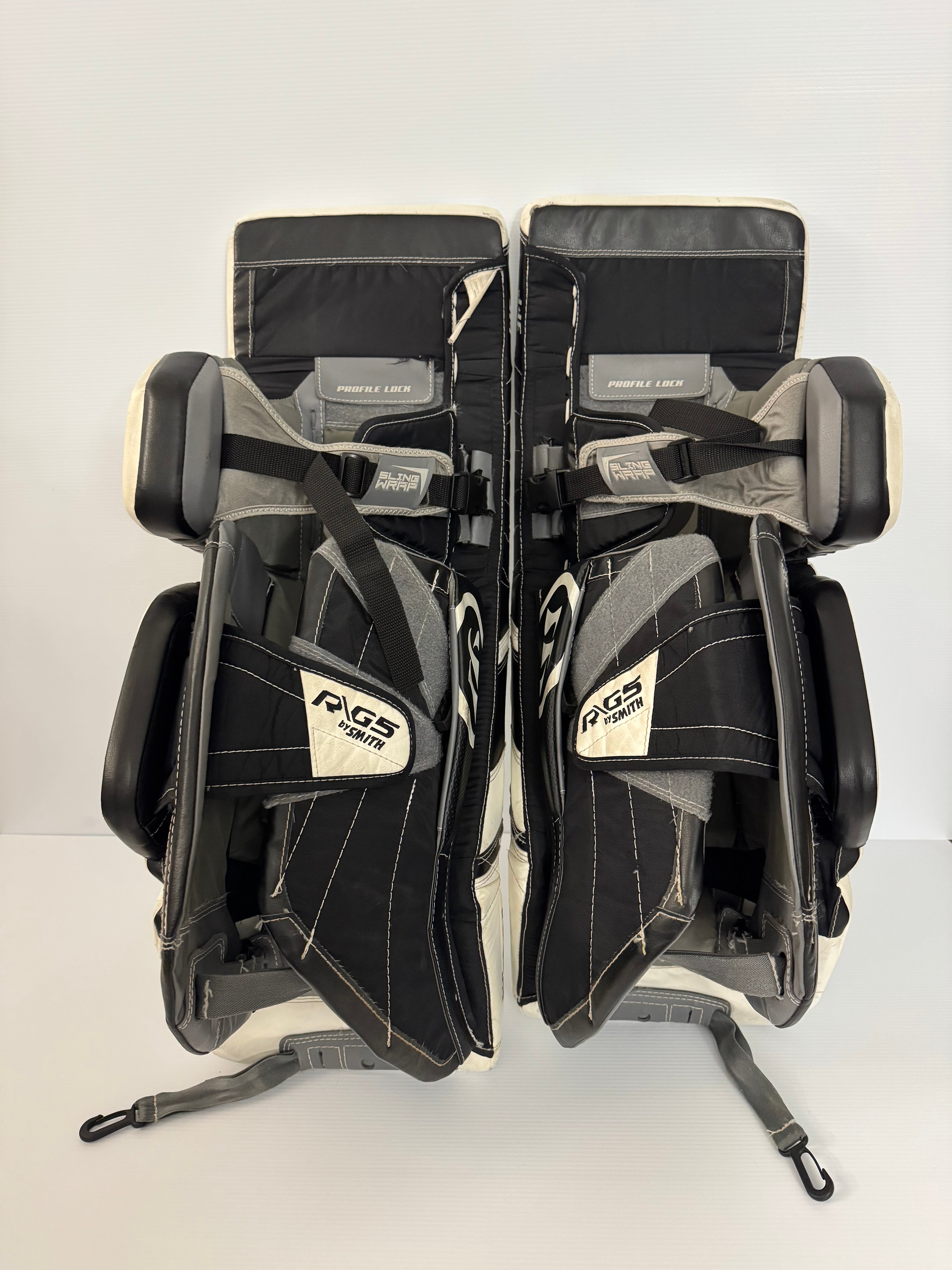 Used Intermediate 31" + 1" Warrior Ritual G5 Goalie Leg Pads White/Black