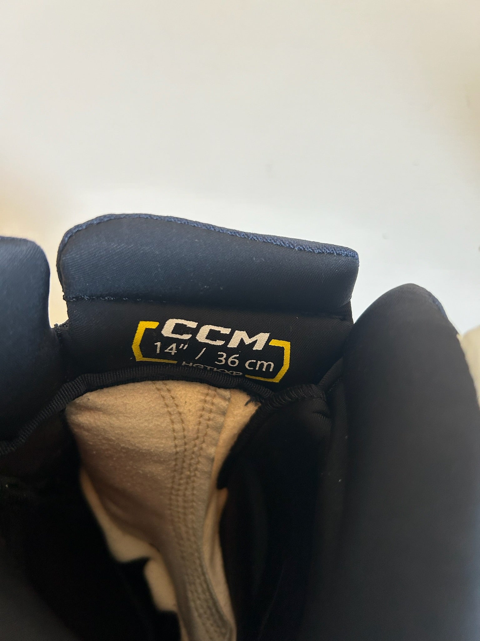 New CCM HGTKSP 14" Hockey Gloves - Navy/Teal