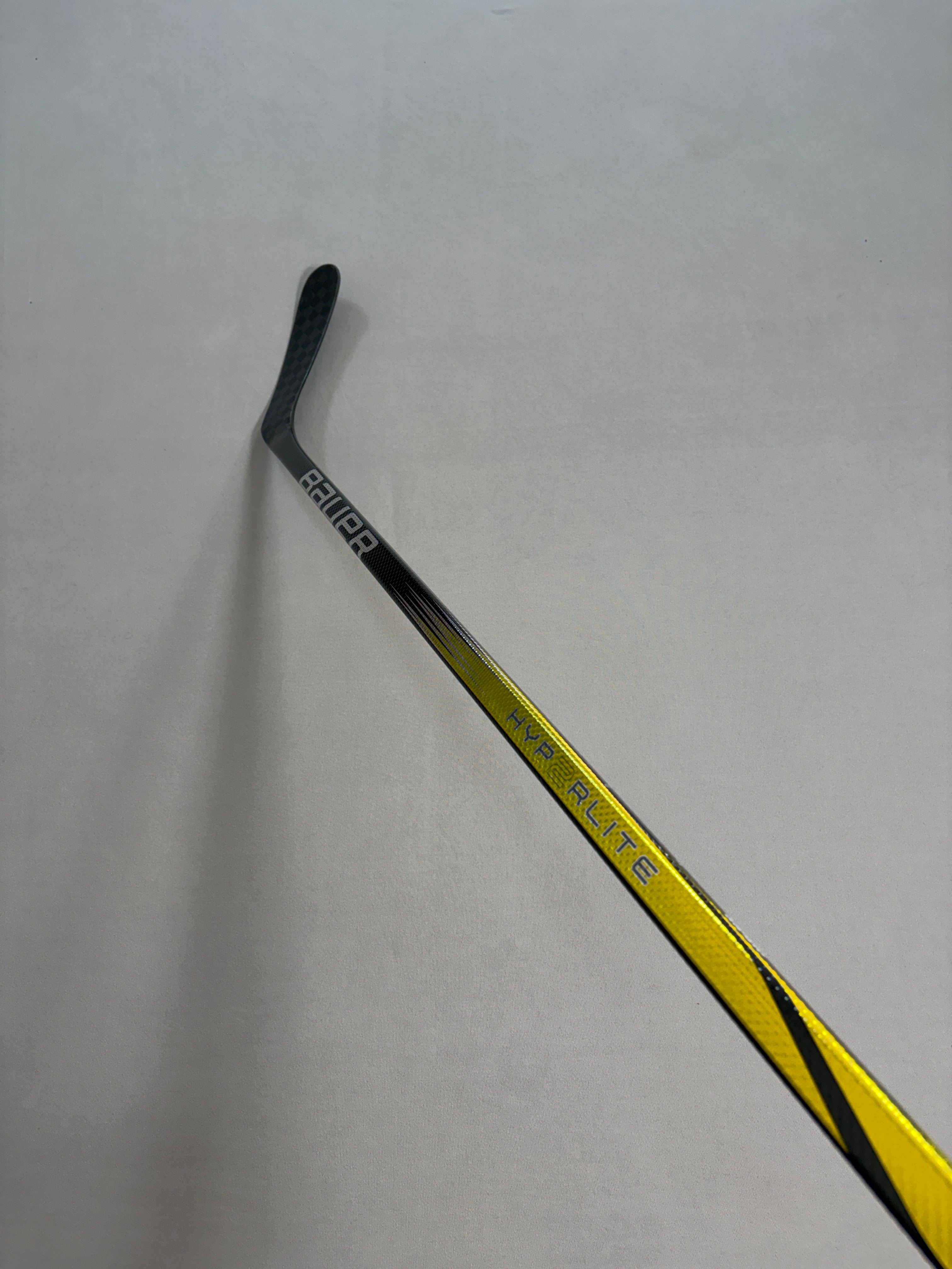 New 77 Flex P92 Senior Bauer Vapor Hyperlite 2 Right Hand Pro Stock Hockey Stick - Gold