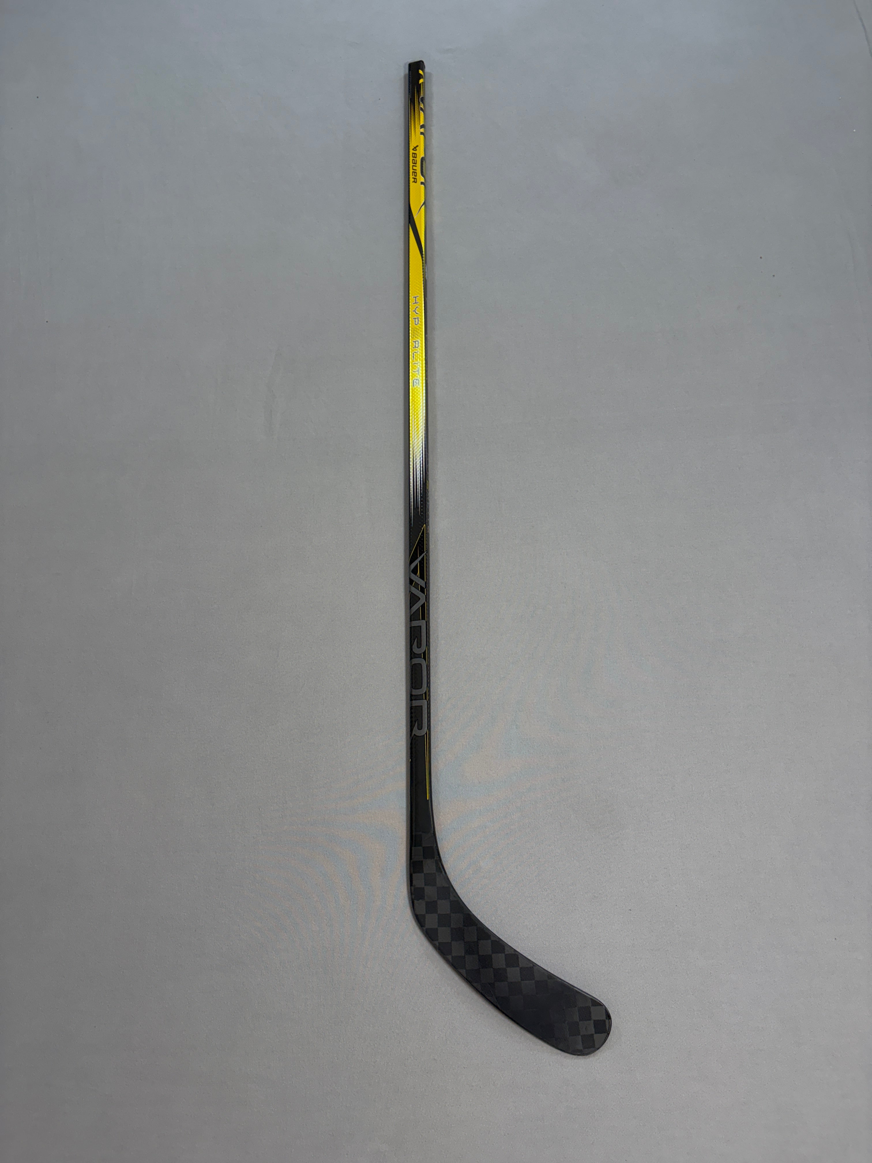 New 77 Flex P92 Senior Bauer Vapor Hyperlite 2 Right Hand Pro Stock Hockey Stick - Gold