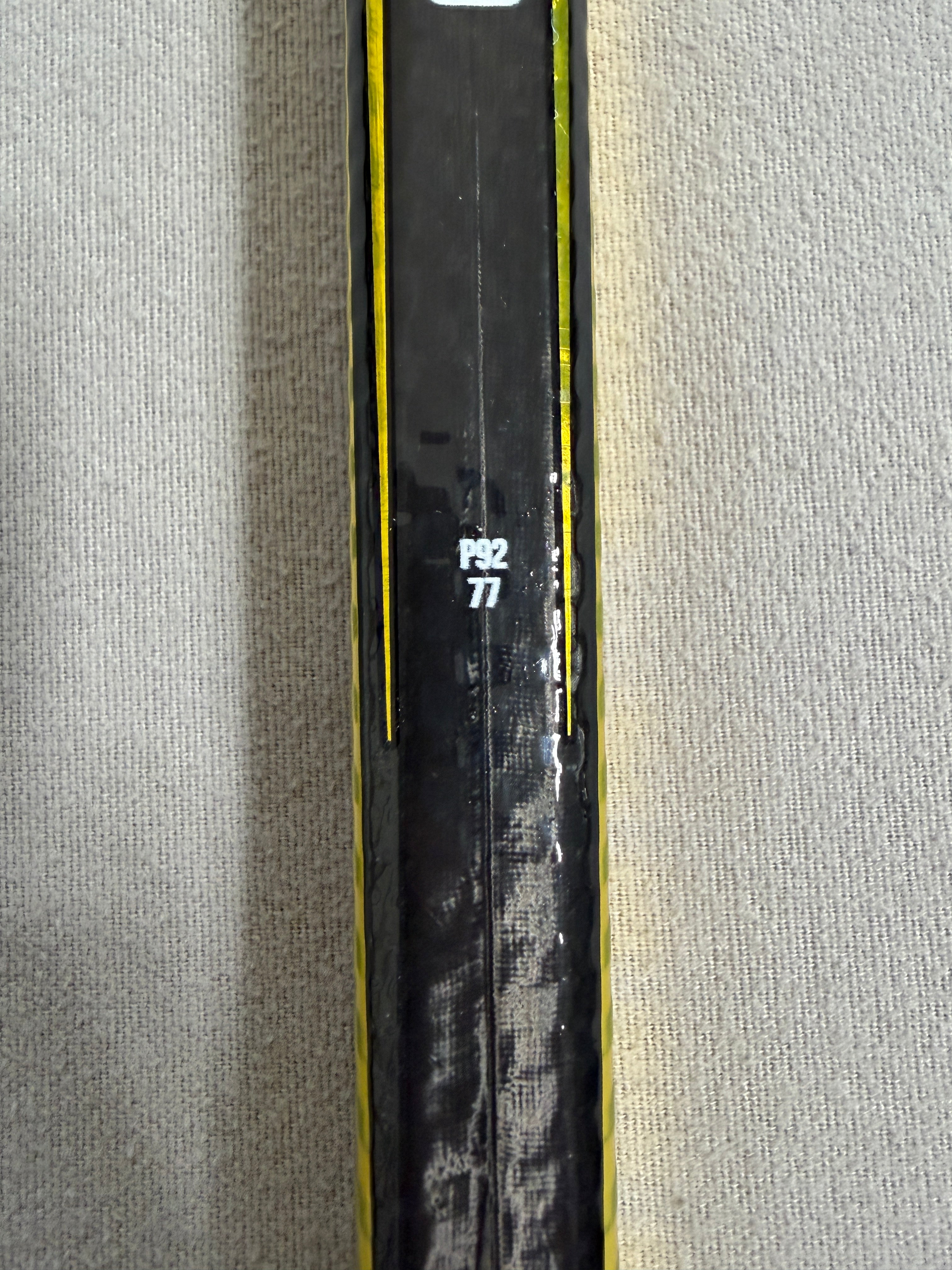 New 77 Flex P92 Senior Bauer Vapor Hyperlite 2 Right Hand Pro Stock Hockey Stick - Gold