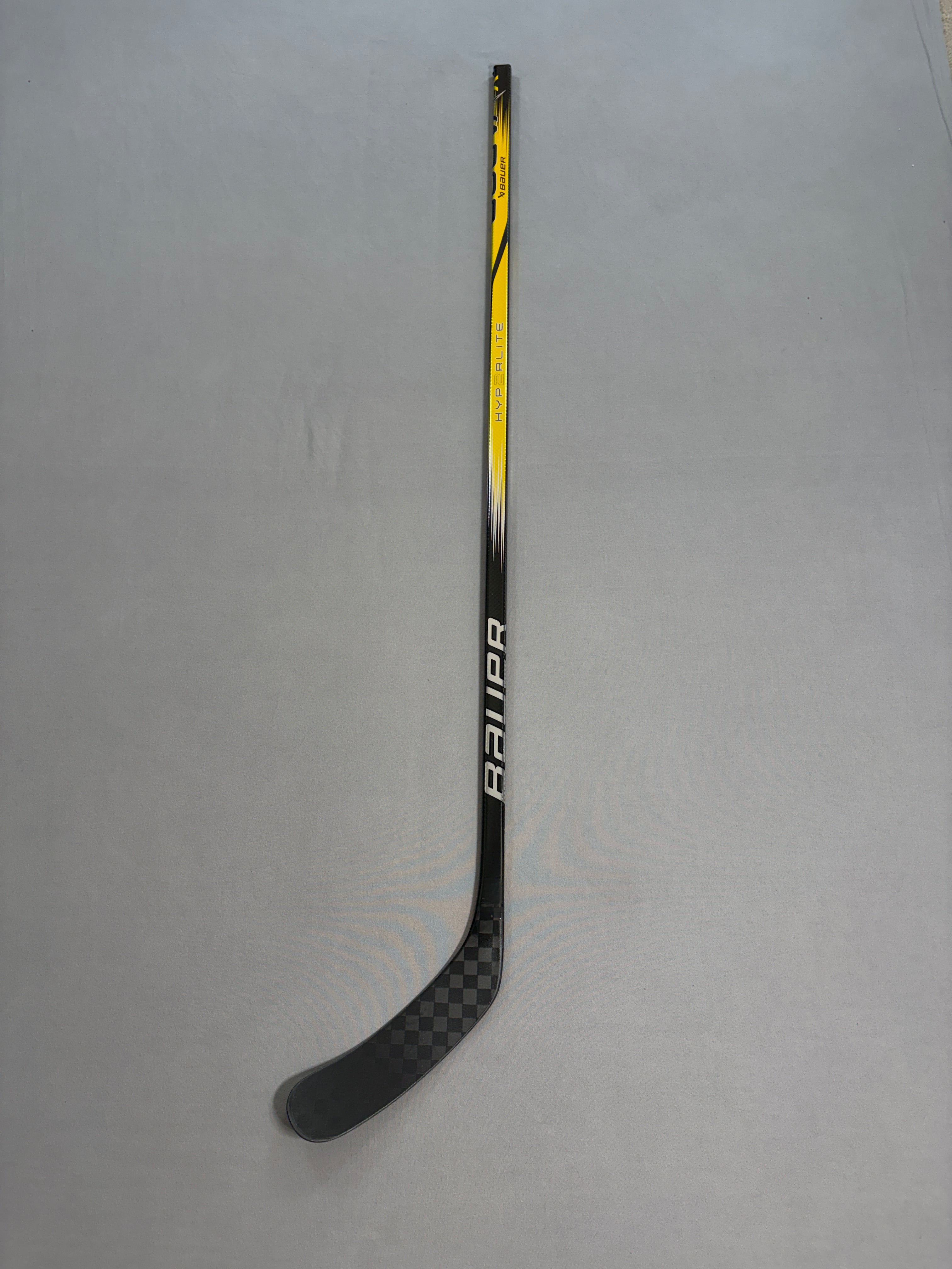 New 70 Flex P92M Senior Bauer Vapor Hyperlite 2 Right Hand Pro Stock Hockey Stick - Gold