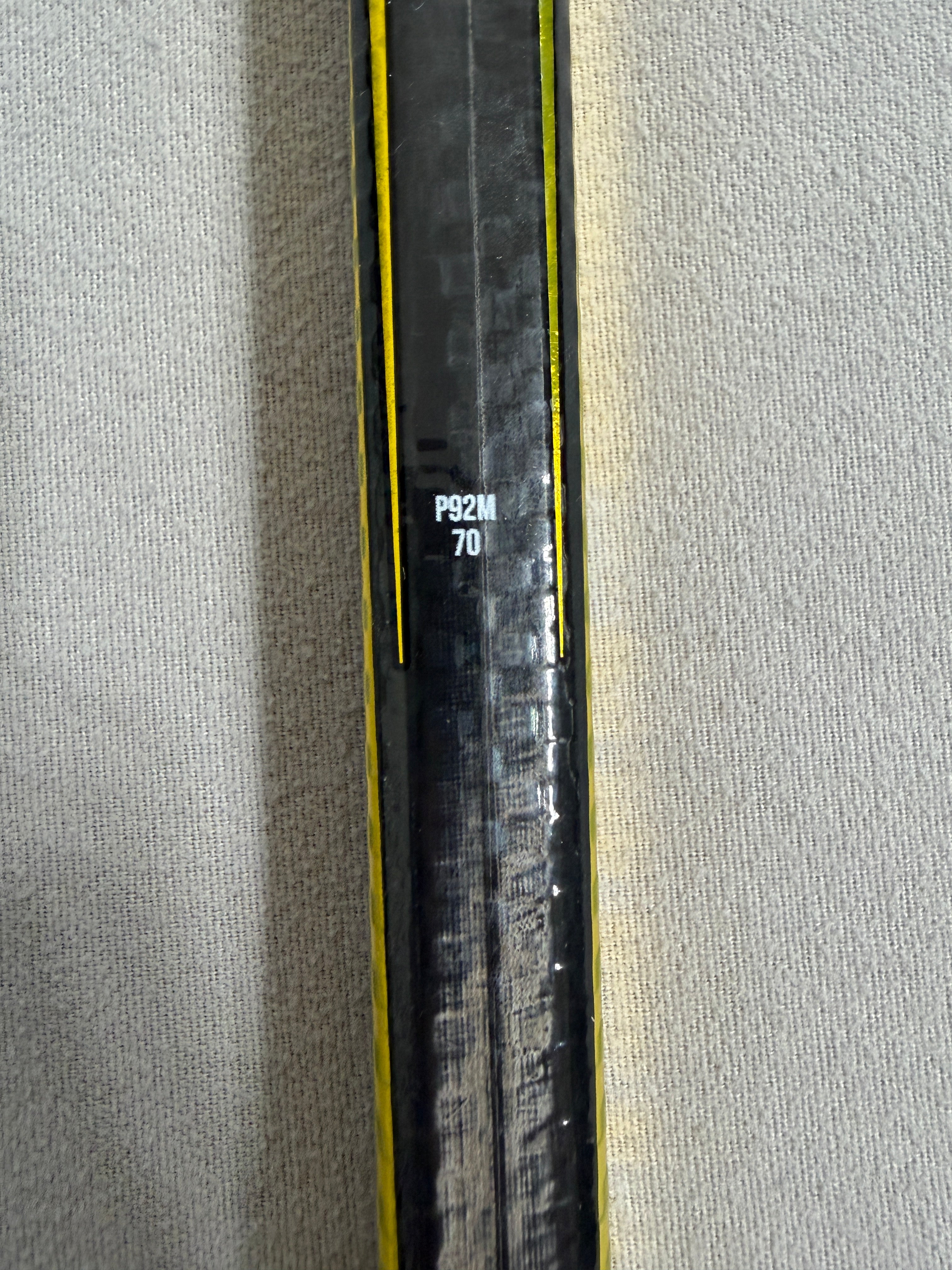 New 70 Flex P92M Senior Bauer Vapor Hyperlite 2 Right Hand Pro Stock Hockey Stick - Gold