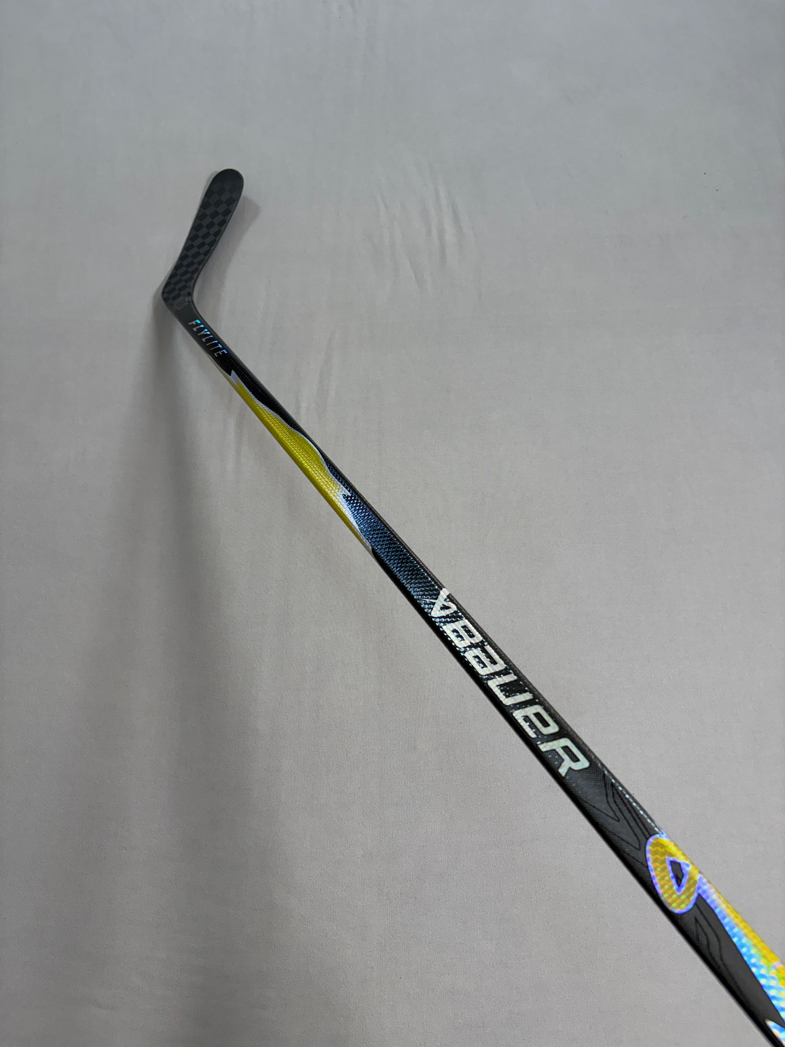 New 70 Flex P90TM Senior Bauer Vapor League (Flylite dress) Right Hand Hockey Stick - Gold