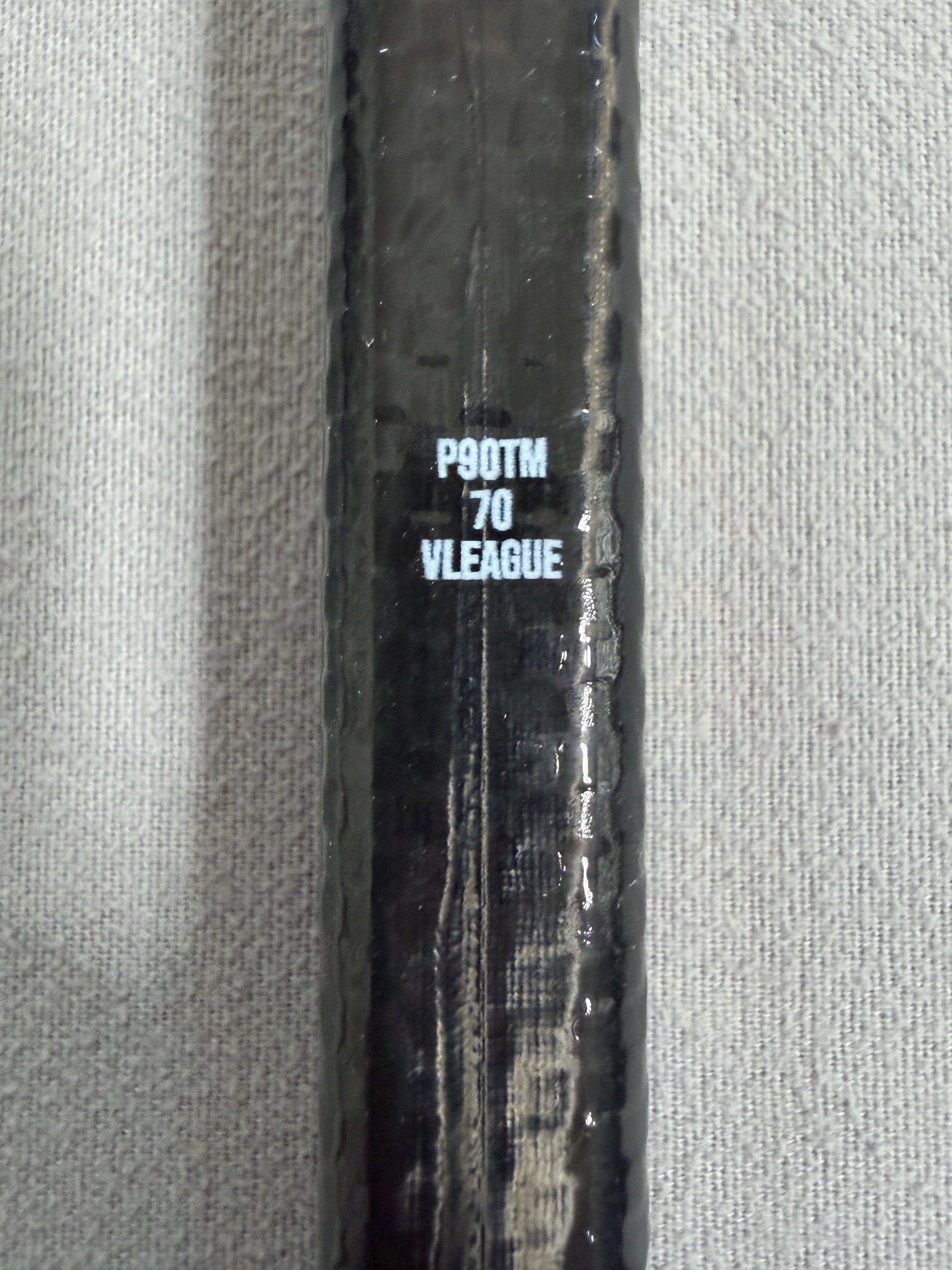 New 70 Flex P90TM Senior Bauer Vapor League (Flylite dress) Right Hand Hockey Stick - Gold