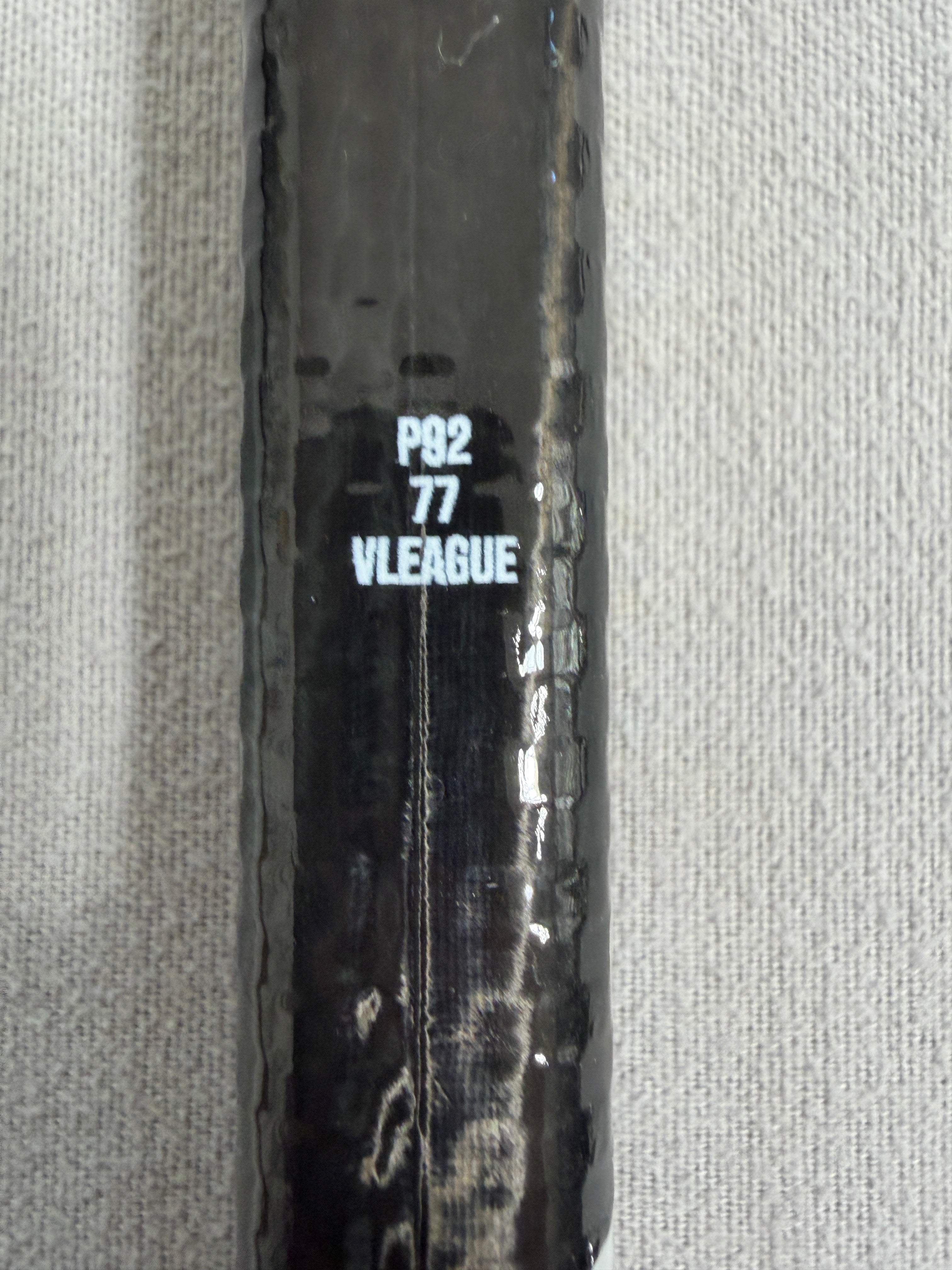 New 77 Flex P92 Senior Bauer Vapor League (Flylite dress) Right Hand Hockey Stick - Gold
