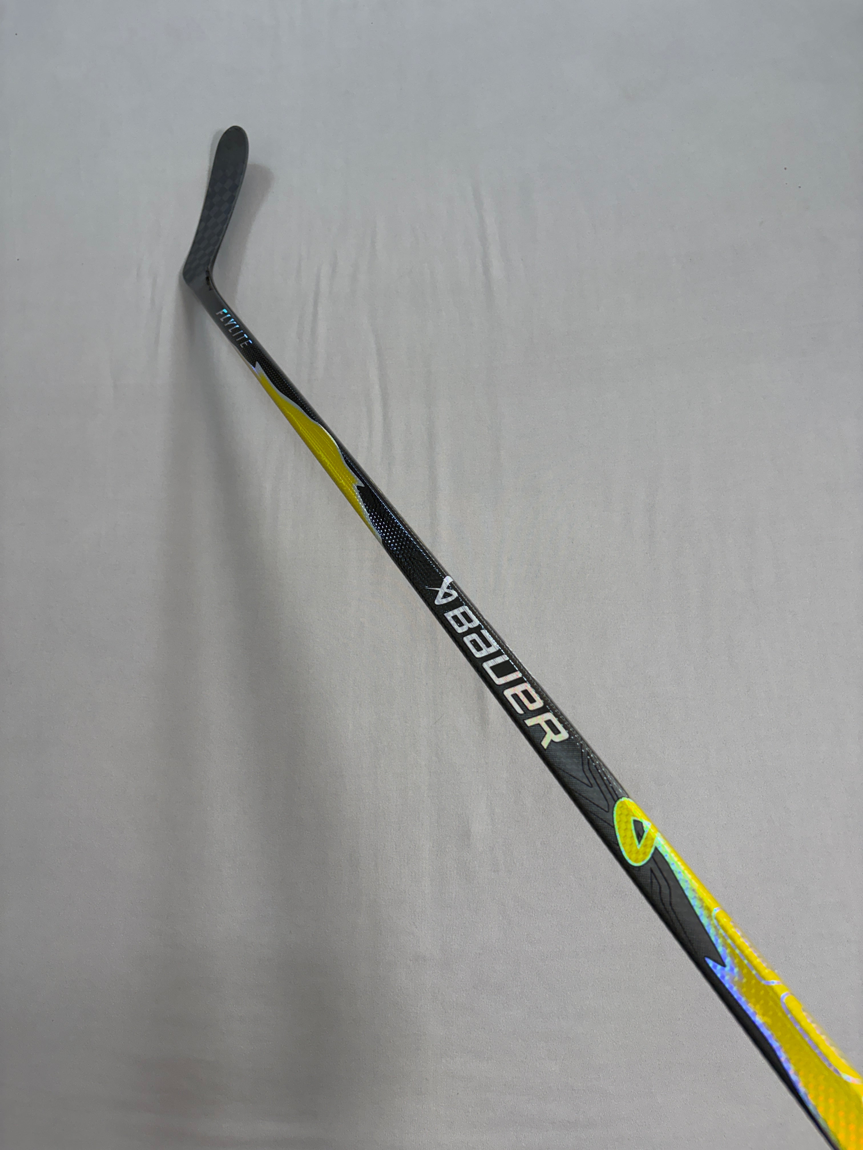 New 82 Flex P28M Senior Bauer Vapor League (Flylite dress) Right Hand Hockey Stick - Gold (Copy) (Copy)