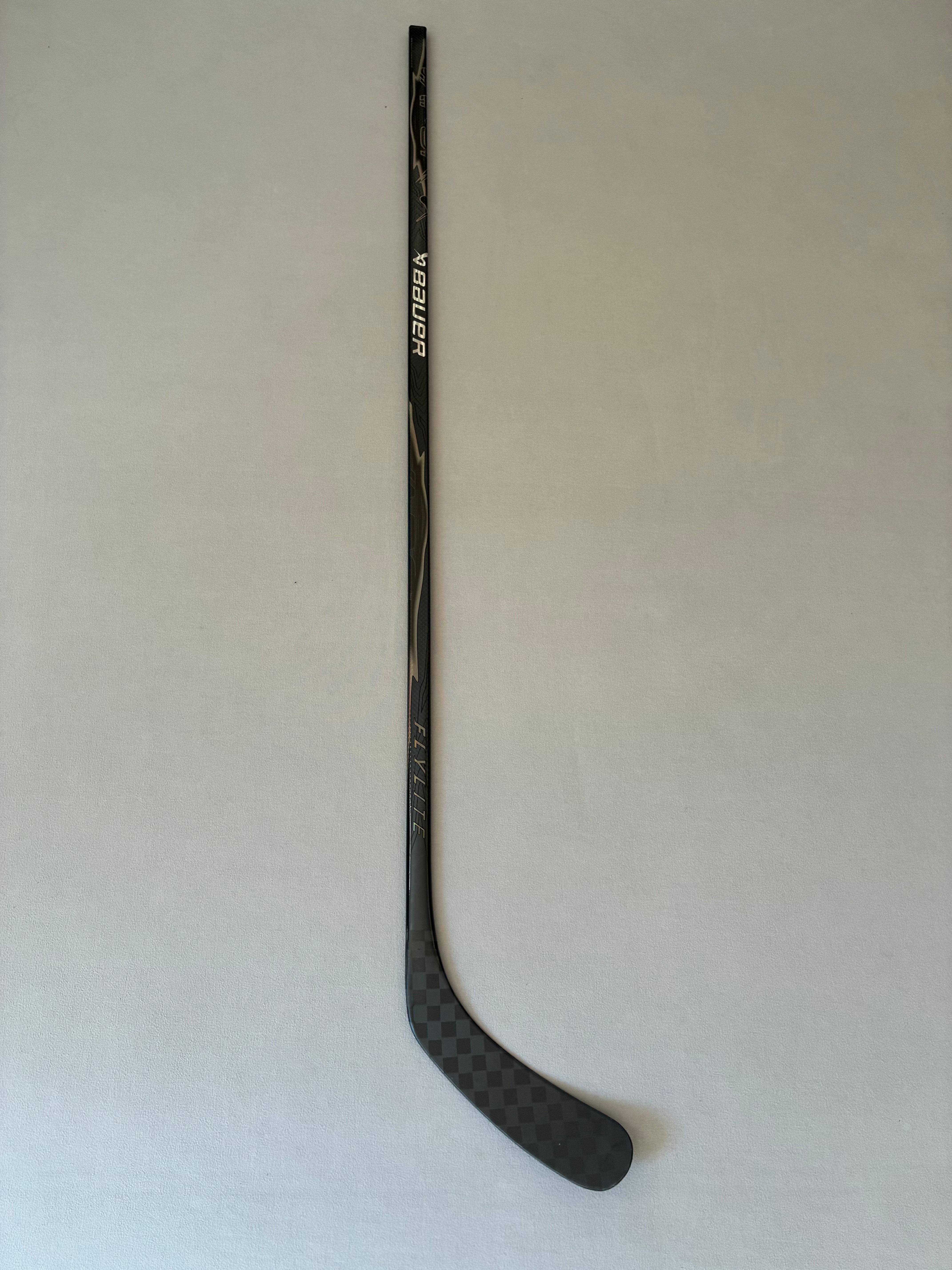 New 77 Flex P92 Senior Bauer Vapor League (Flylite dress) Left Hand Pro Stock Hockey Stick - Black