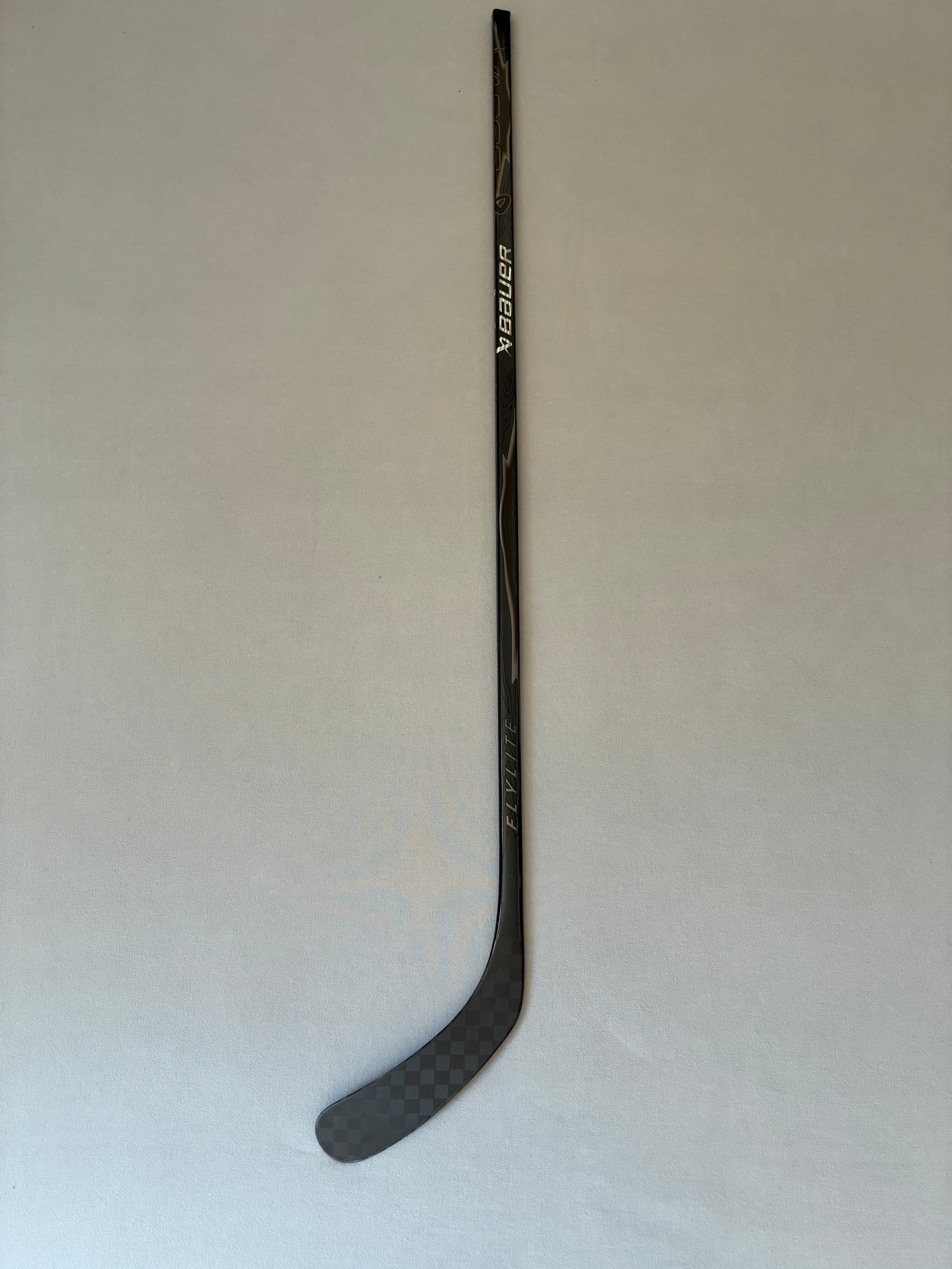 New 77 Flex P92M Senior Bauer Vapor League (Flylite dress) Left Hand Pro Stock Hockey Stick - Black