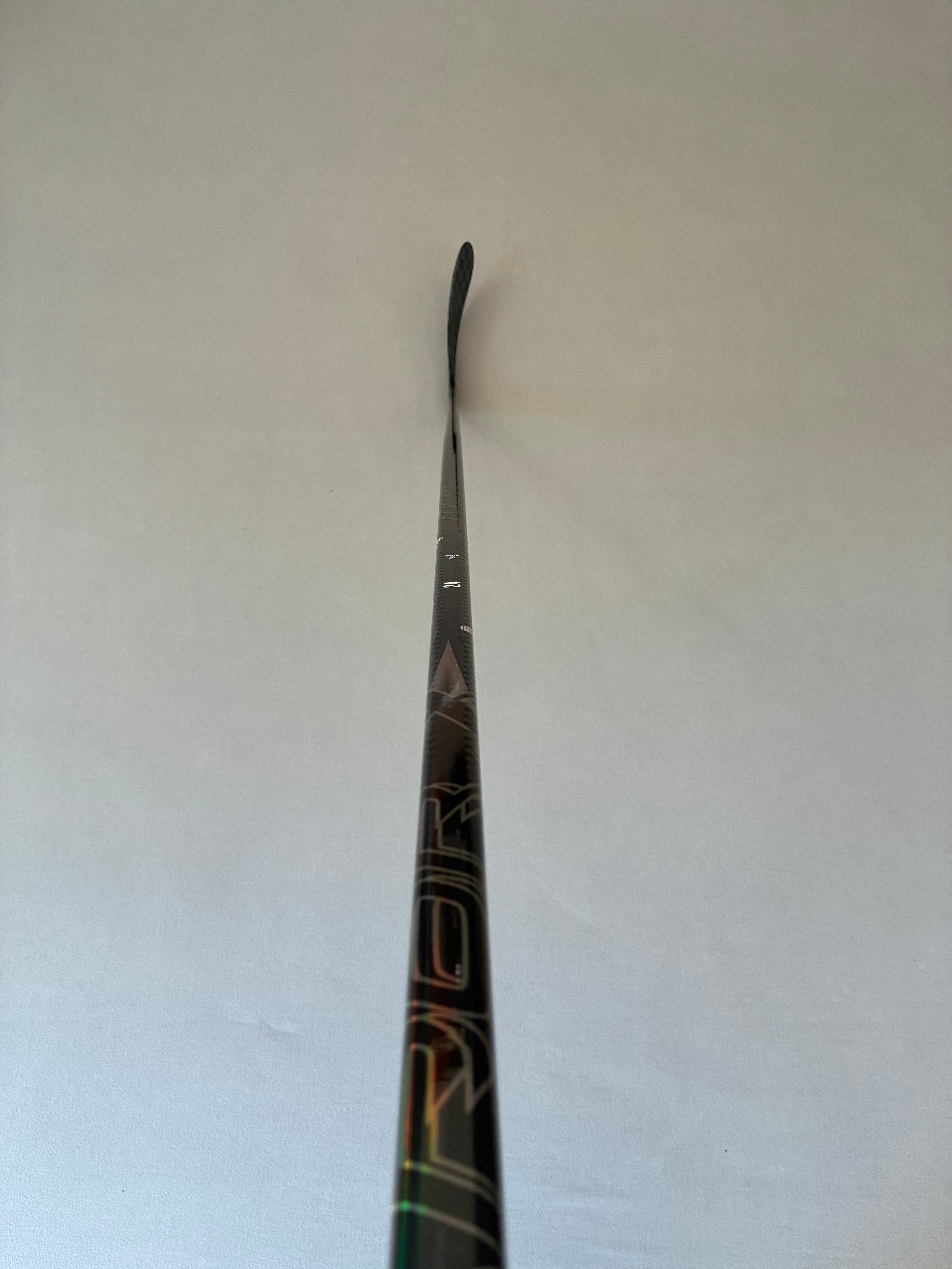 New 77 Flex P92M Senior Bauer Vapor League (Flylite dress) Left Hand Pro Stock Hockey Stick - Black