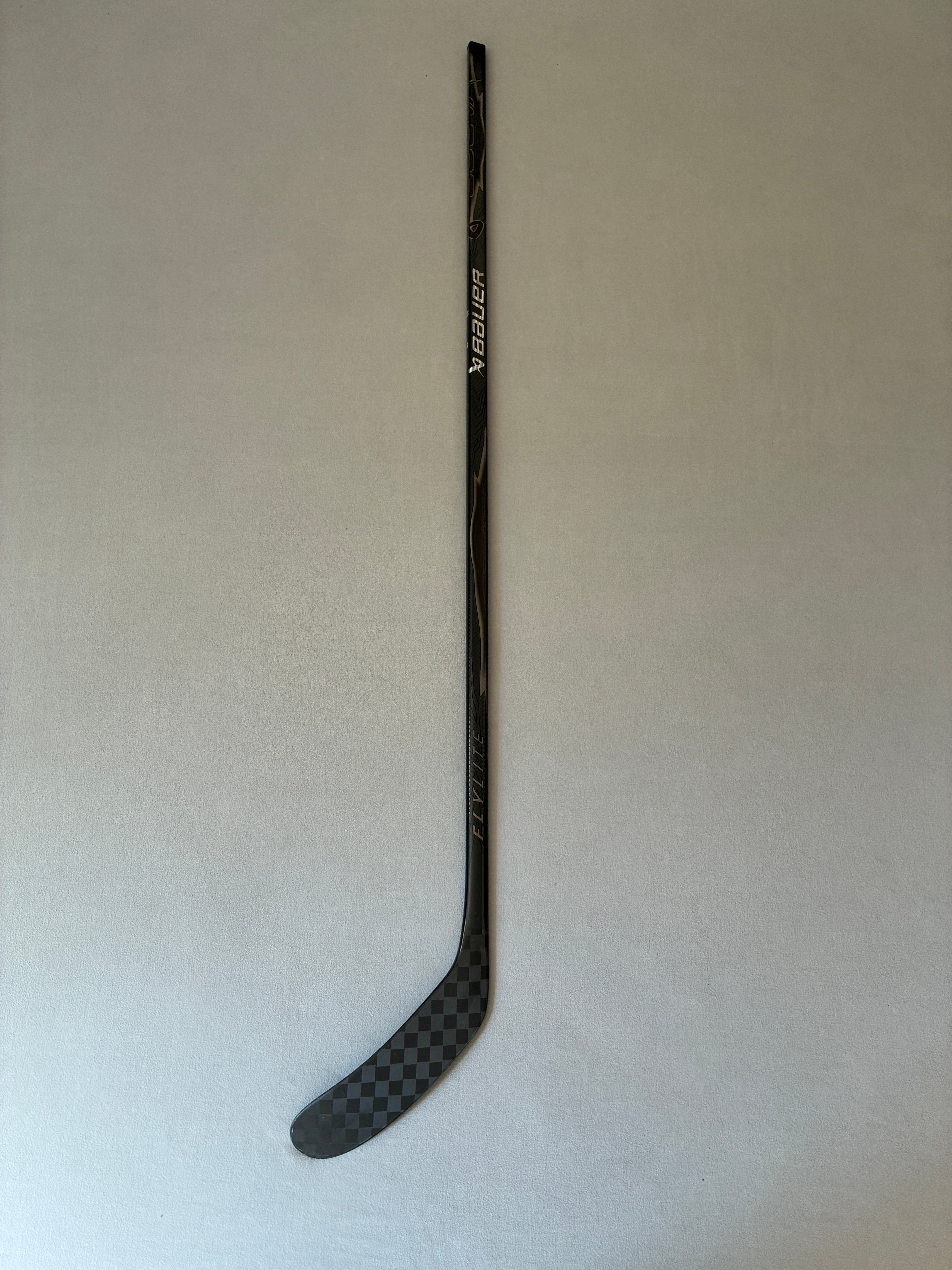 New 77 Flex P28M Senior Bauer Vapor League (Flylite dress) Left Hand Pro Stock Hockey Stick - Black