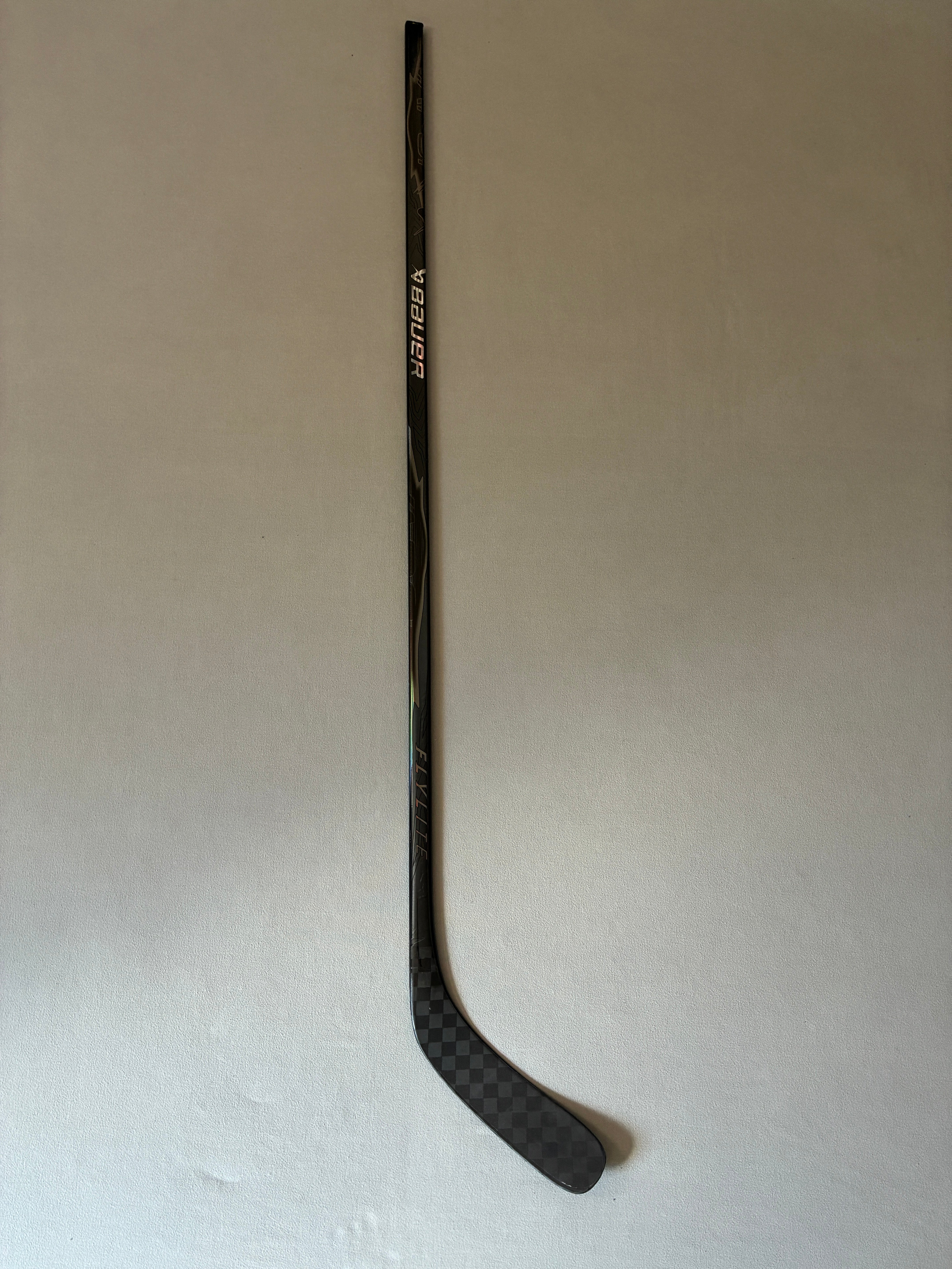 New 77 Flex P88 Senior Bauer Vapor League (Flylite dress) Left Hand Pro Stock Hockey Stick - Black