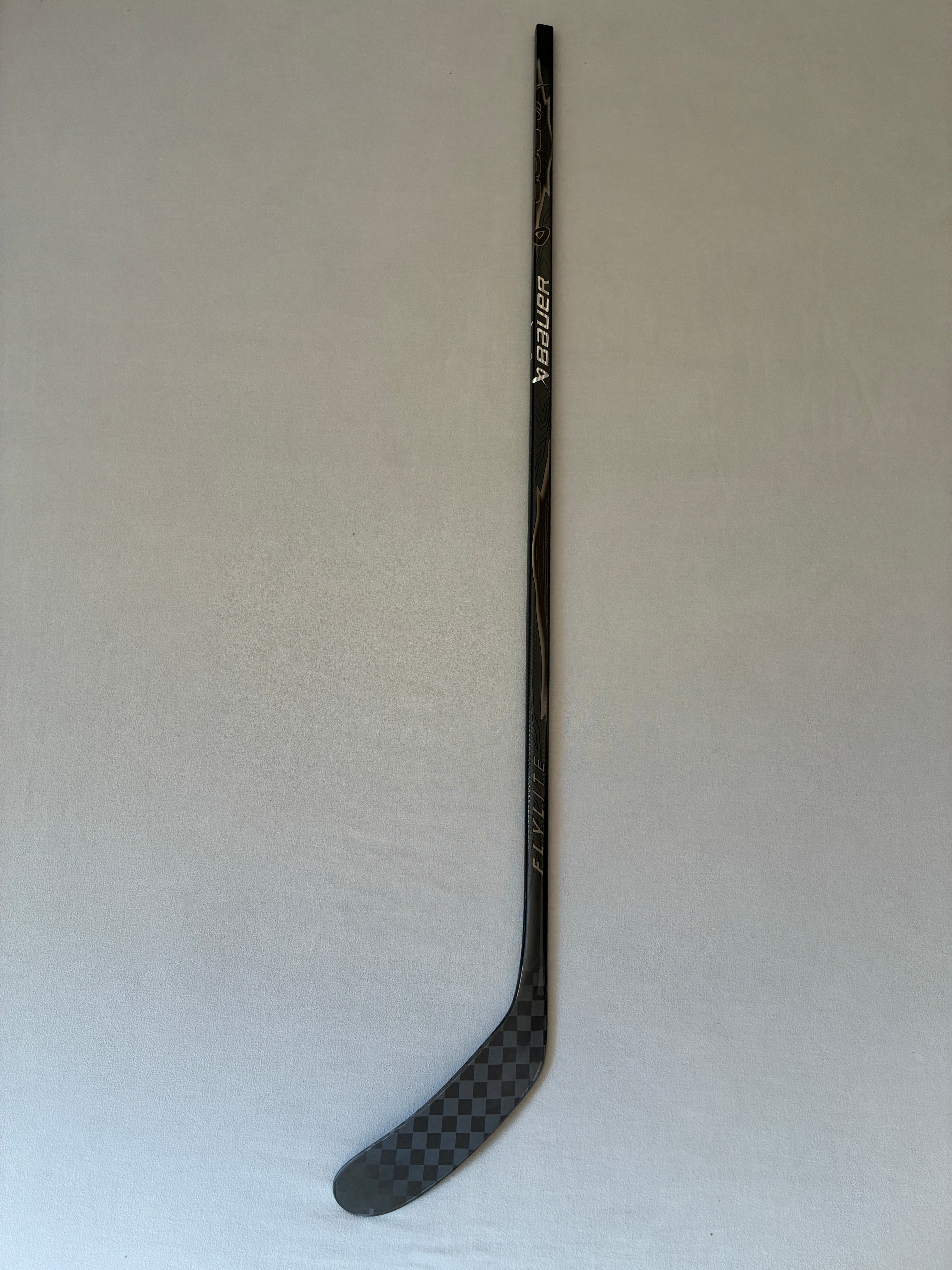 New 77 Flex P28M Senior Bauer Vapor League (Flylite dress) Left Hand Pro Stock Hockey Stick - Black