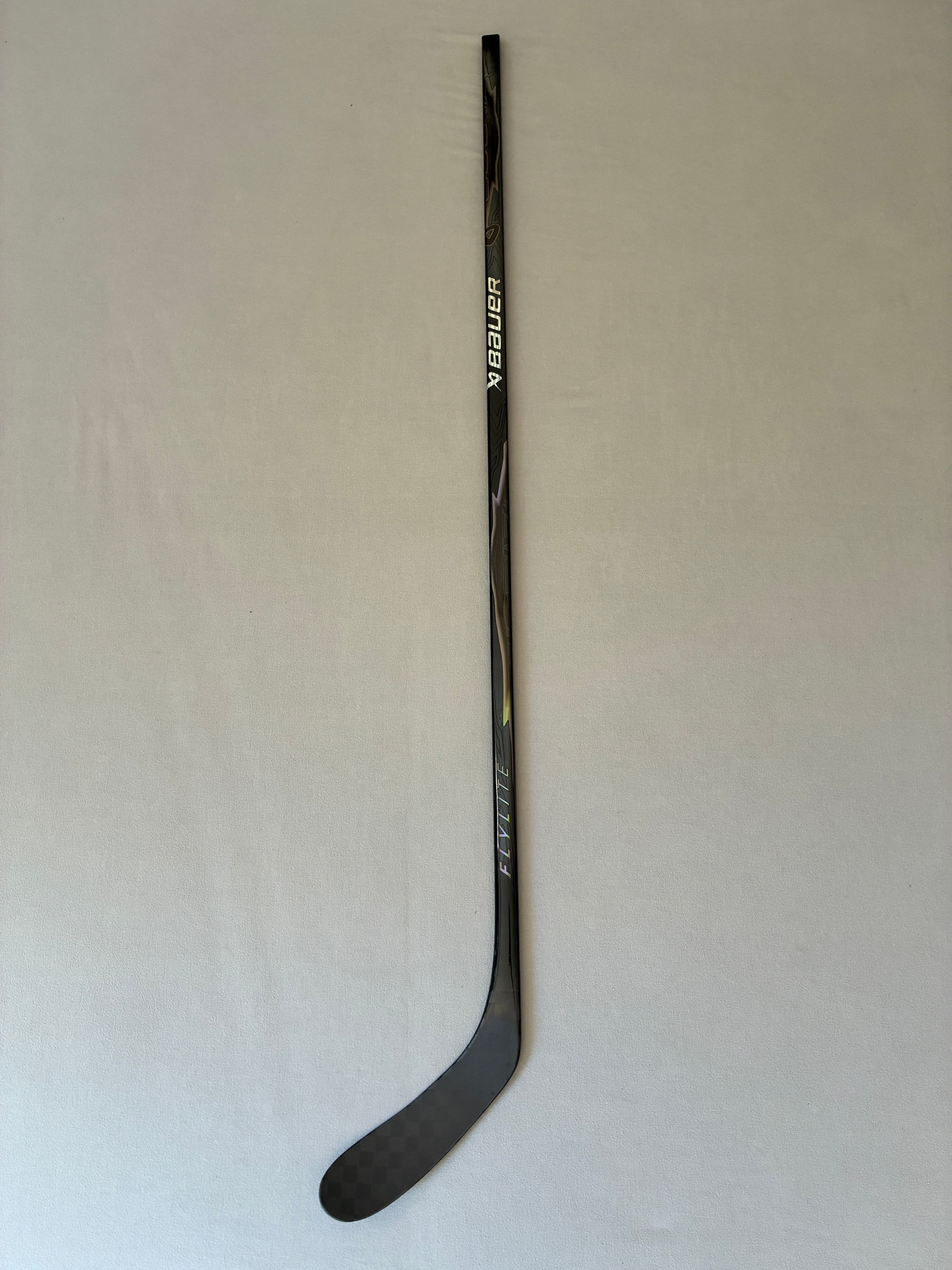 New 82 Flex P28 Senior Bauer Vapor League (Flylite dress) Right Hand Pro Stock Hockey Stick - Black