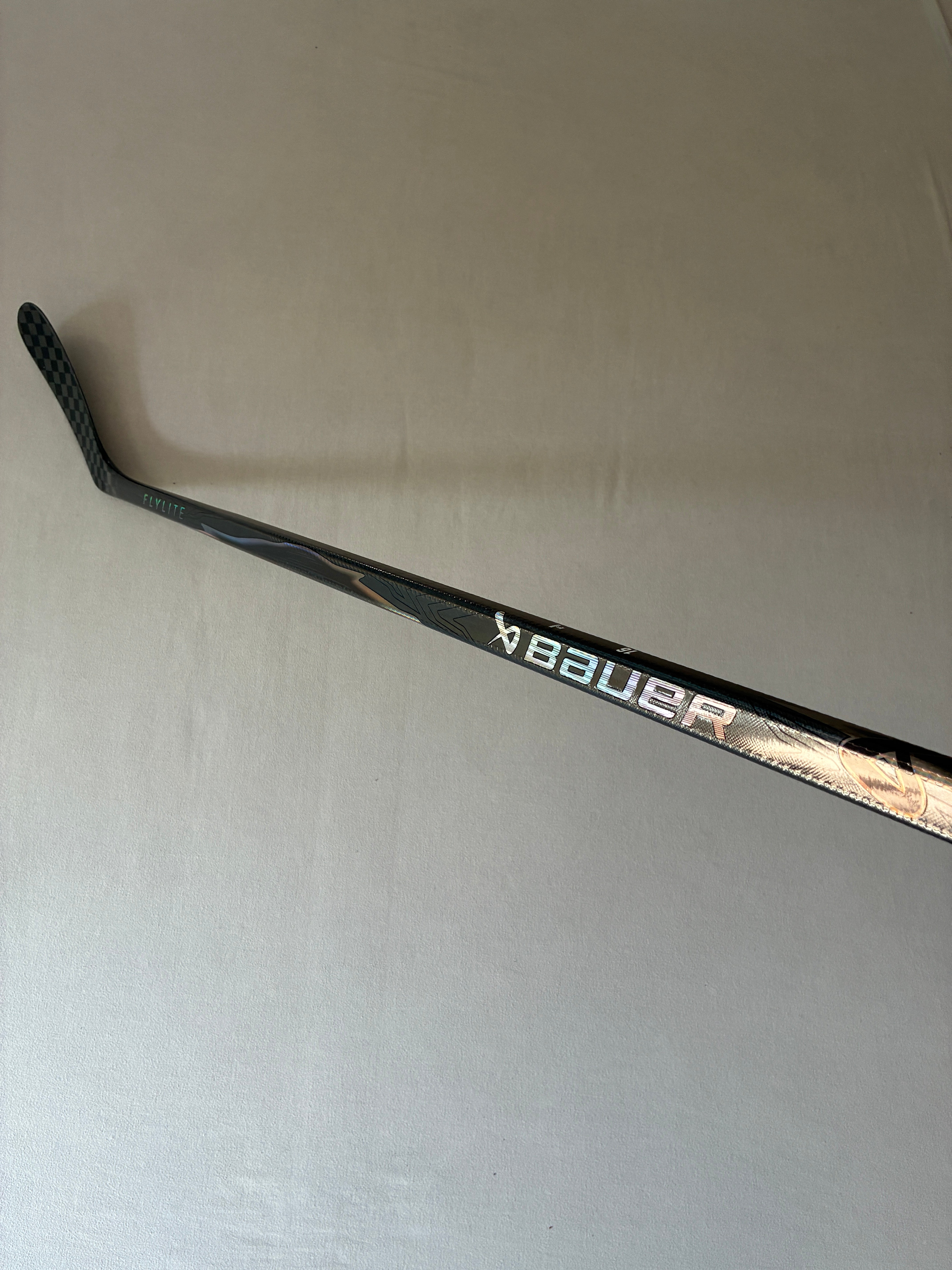 New 77 Flex P92 Senior Bauer Vapor League (Flylite dress) Right Hand Pro Stock Hockey Stick - Black
