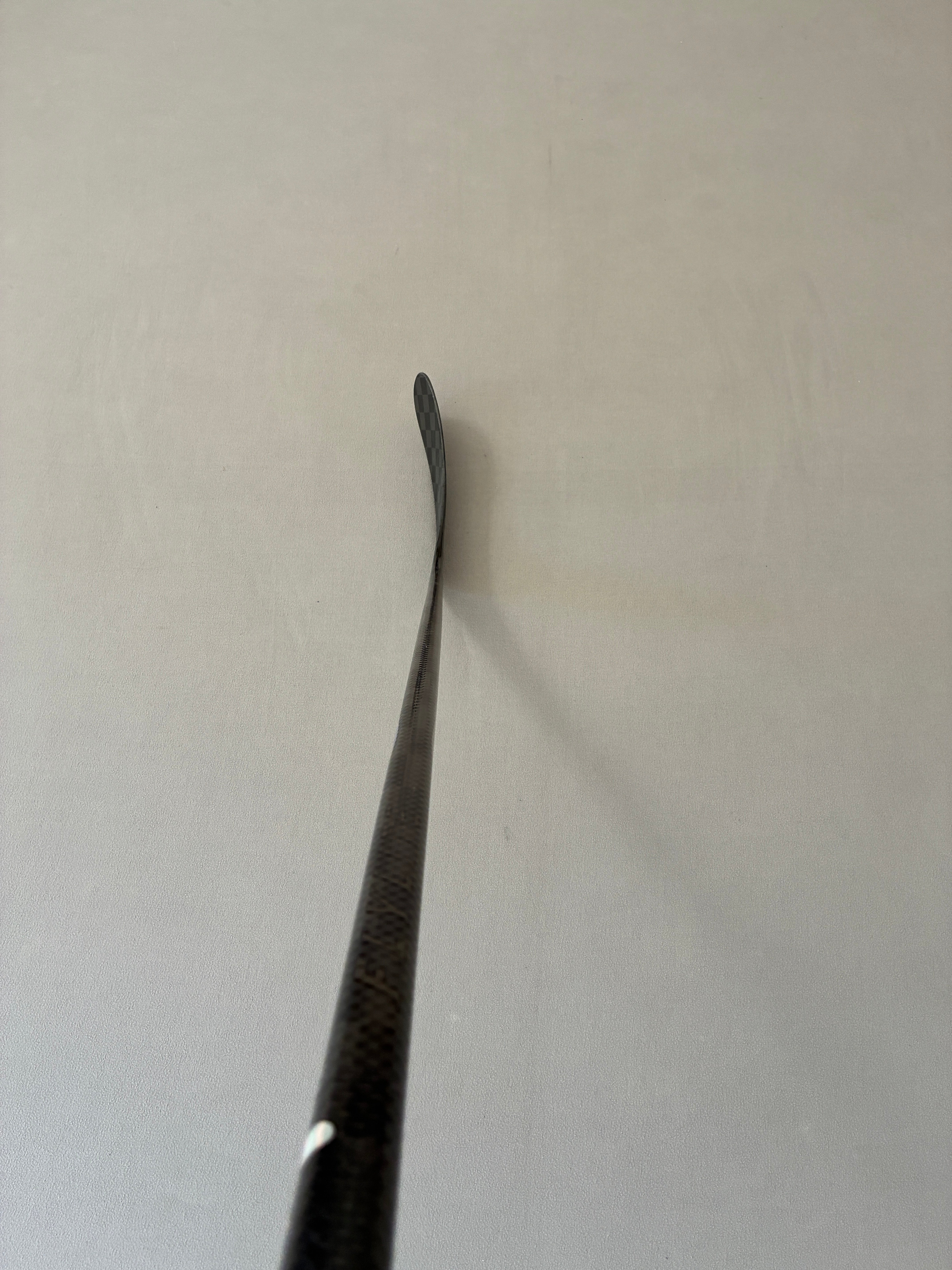 New 77 Flex P92 Senior Bauer Vapor Flylite Right Hand Pro Stock Hockey Stick - Silver