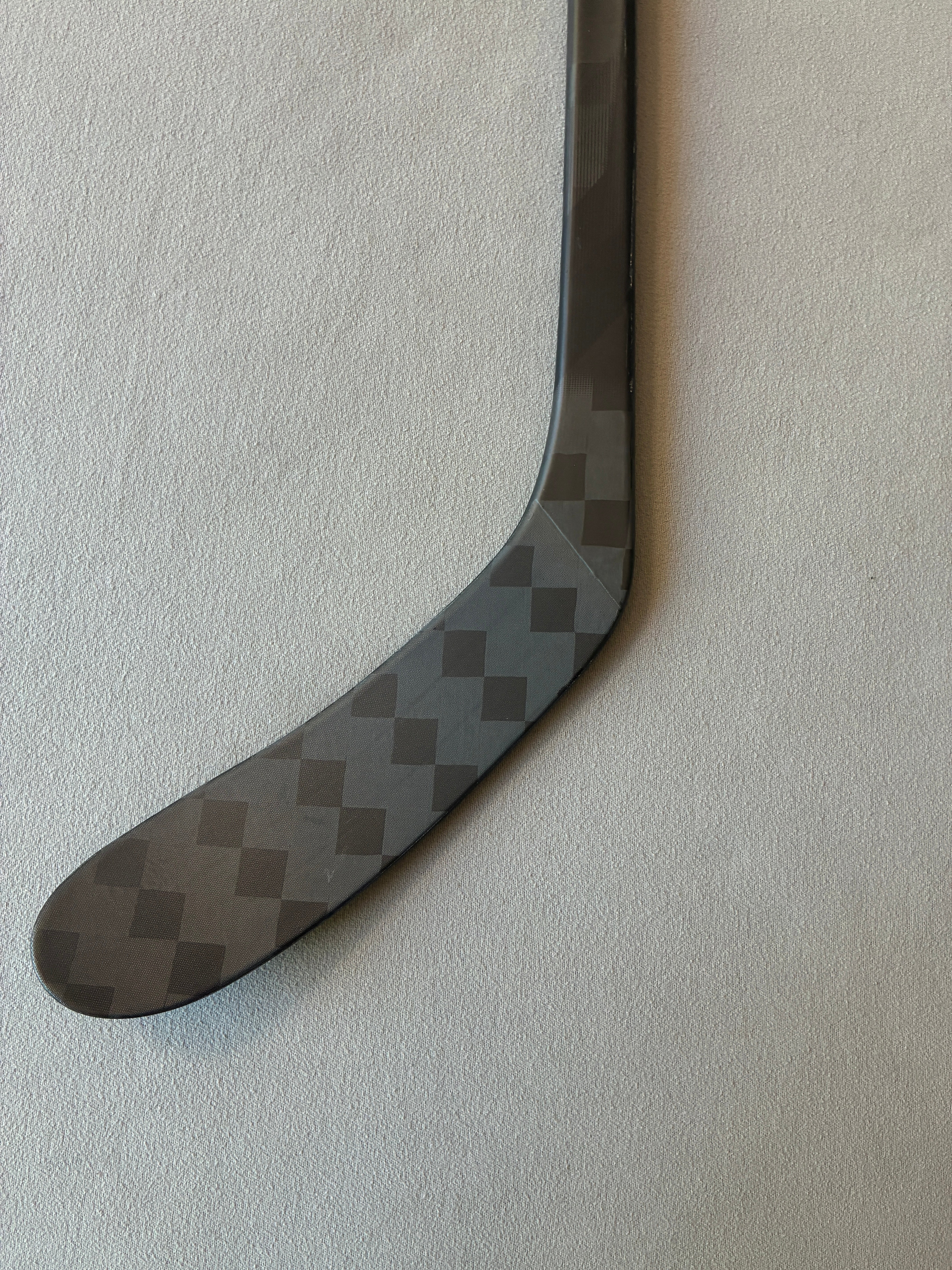 New 95 Flex P28 Senior CCM Ribcor Trigger 8 Pro (FT7 Pro dress) RH Hockey Stick - Black