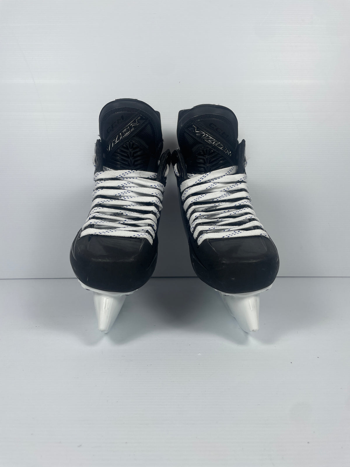 Like New Size 8.5 Regular Senior CCM Vizion Hockey Skates