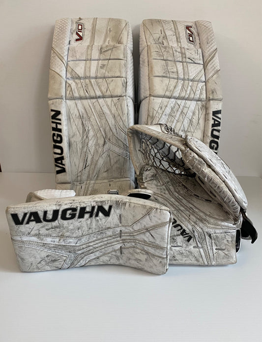 Used 28" + 2" Vaughn V10 Regular Goalie Full Set White/White