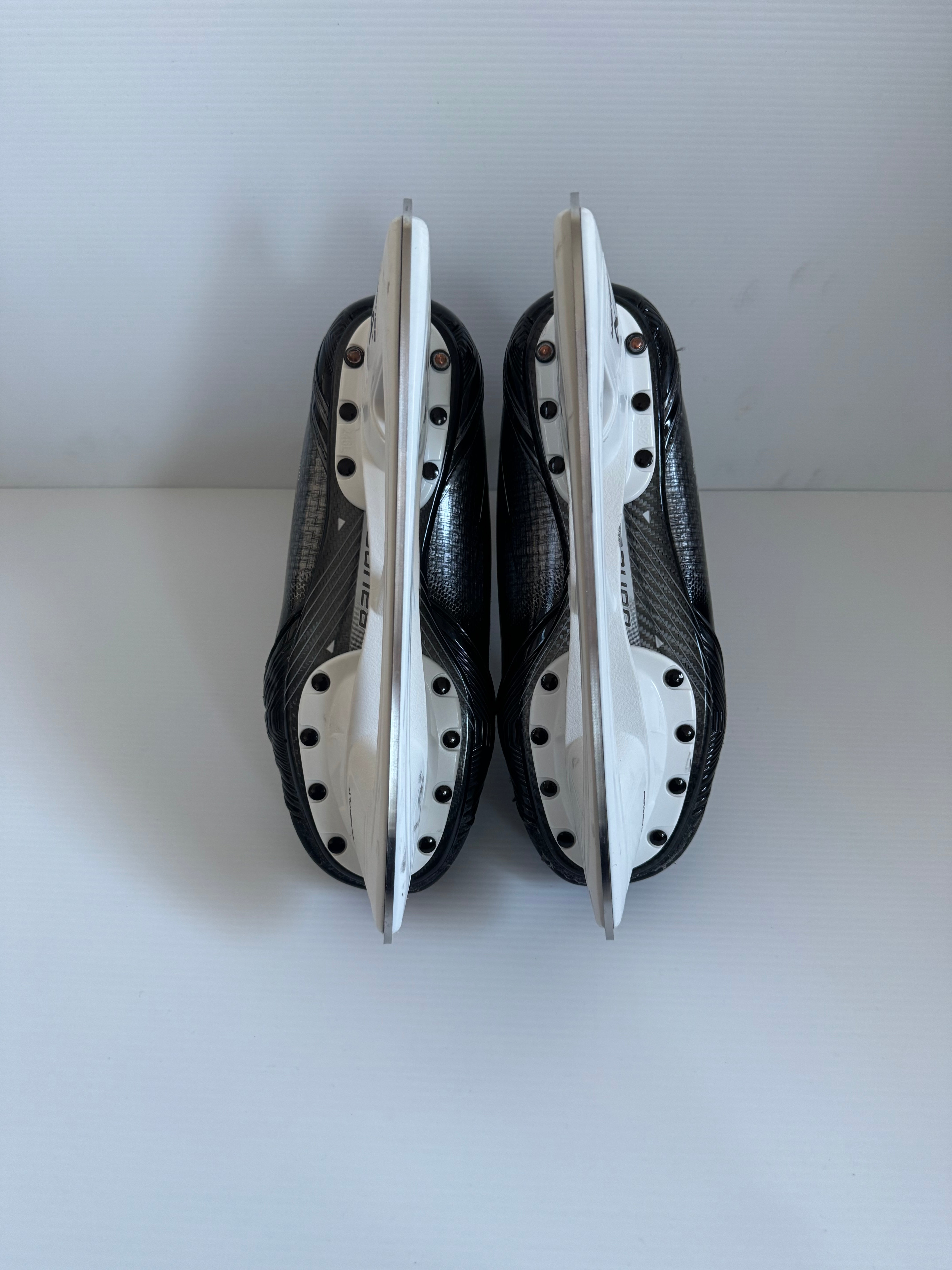 Like New Intermediate Bauer Supreme M50 Pro Hockey Skates Size 5 Fit 1