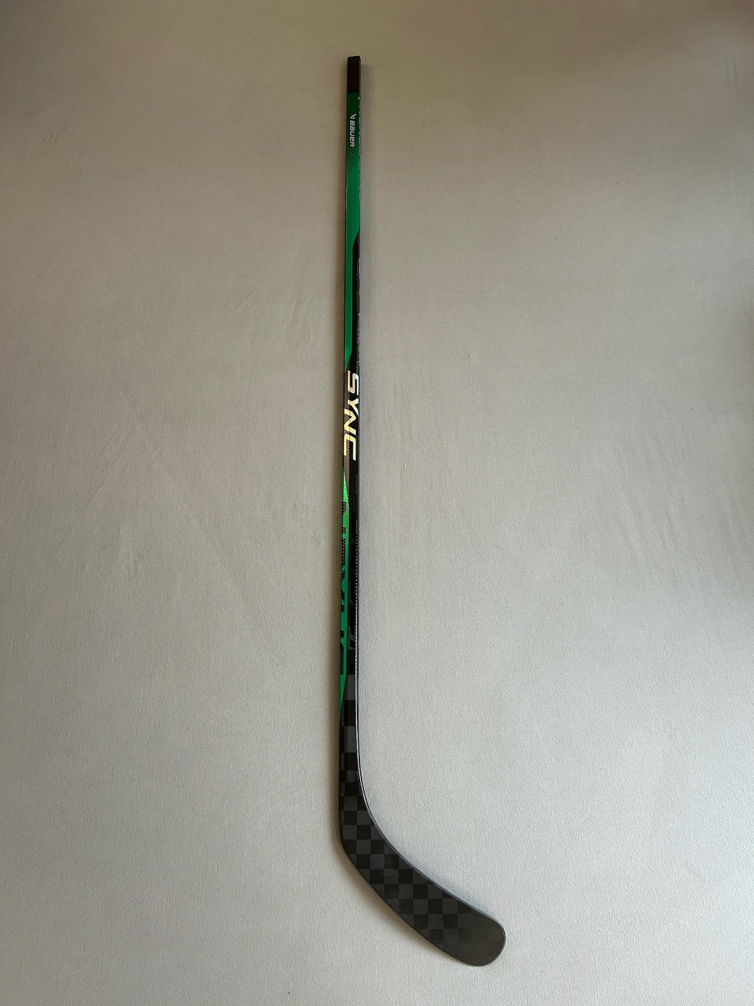 New Green Bauer Nexus Sync Right Hand 95 Flex P92 Pro Stock Stick