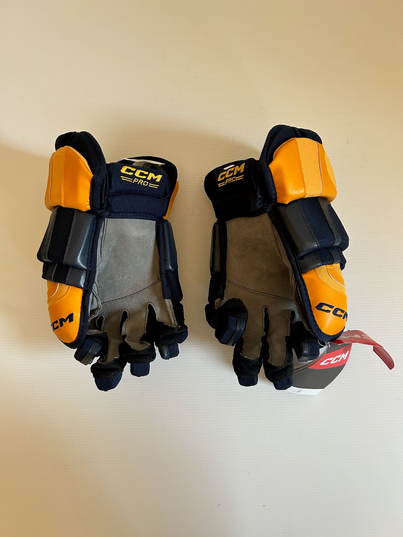 New CCM HGCLPRSP 15" Hockey Gloves - Navy/Yellow
