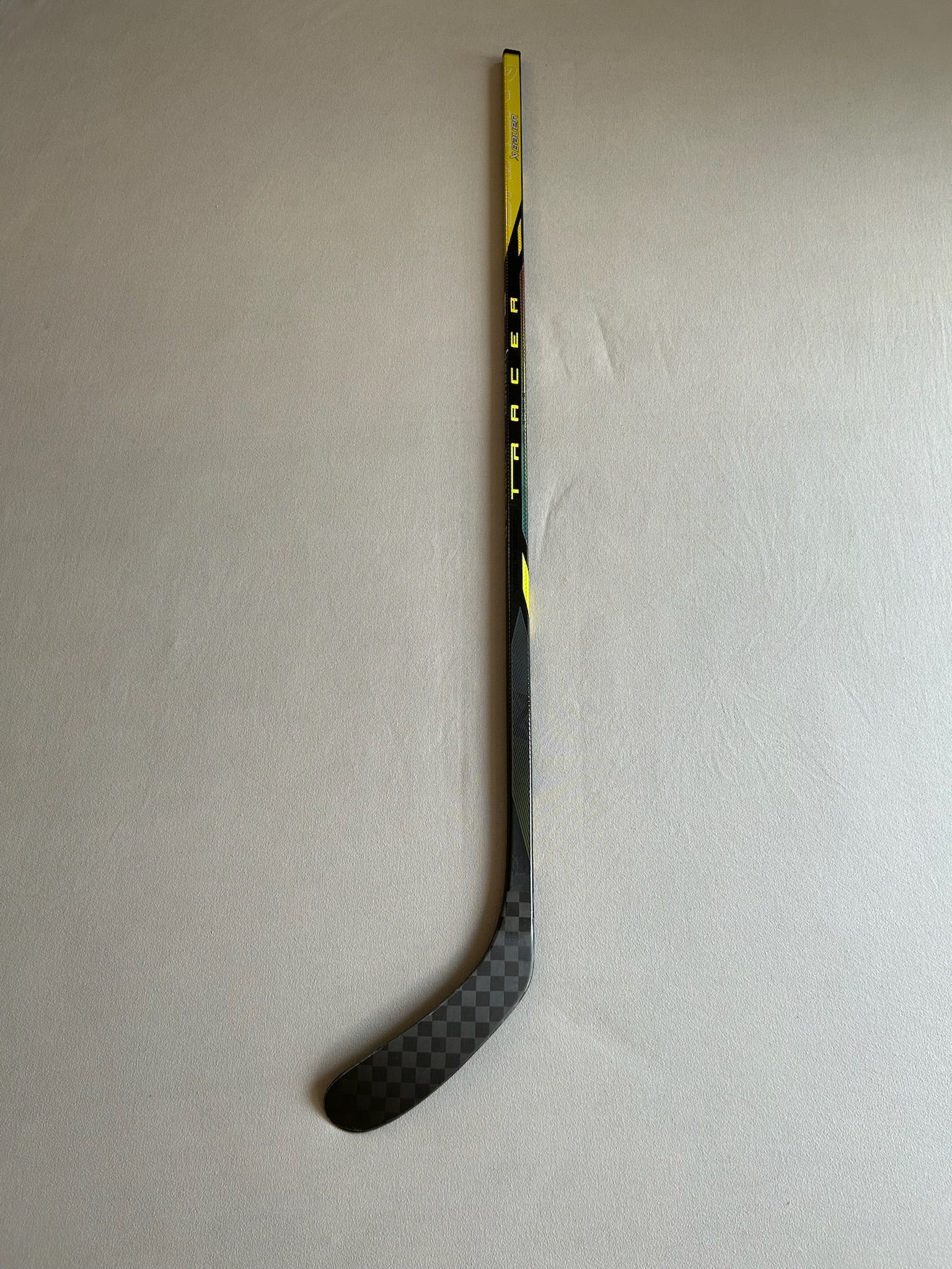 New Gold Bauer Nexus Tracer Left Hand 77 Flex P28 Pro Stock Stick