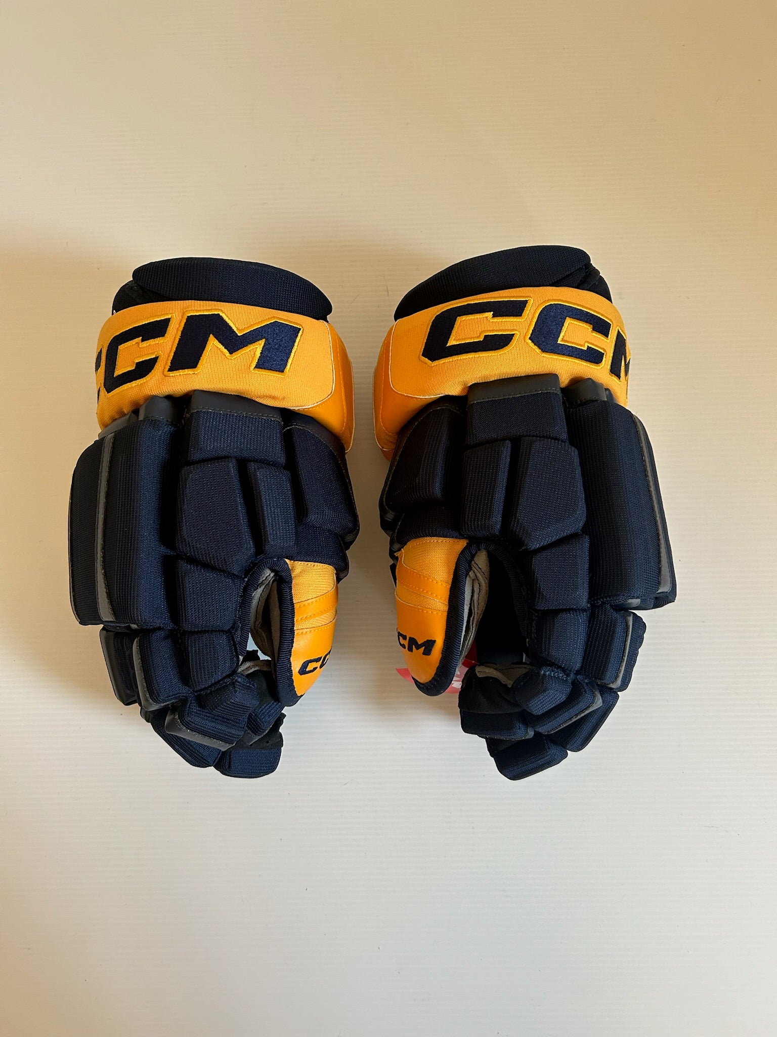 New CCM HGCLPRSP 15" Hockey Gloves - Navy/Yellow